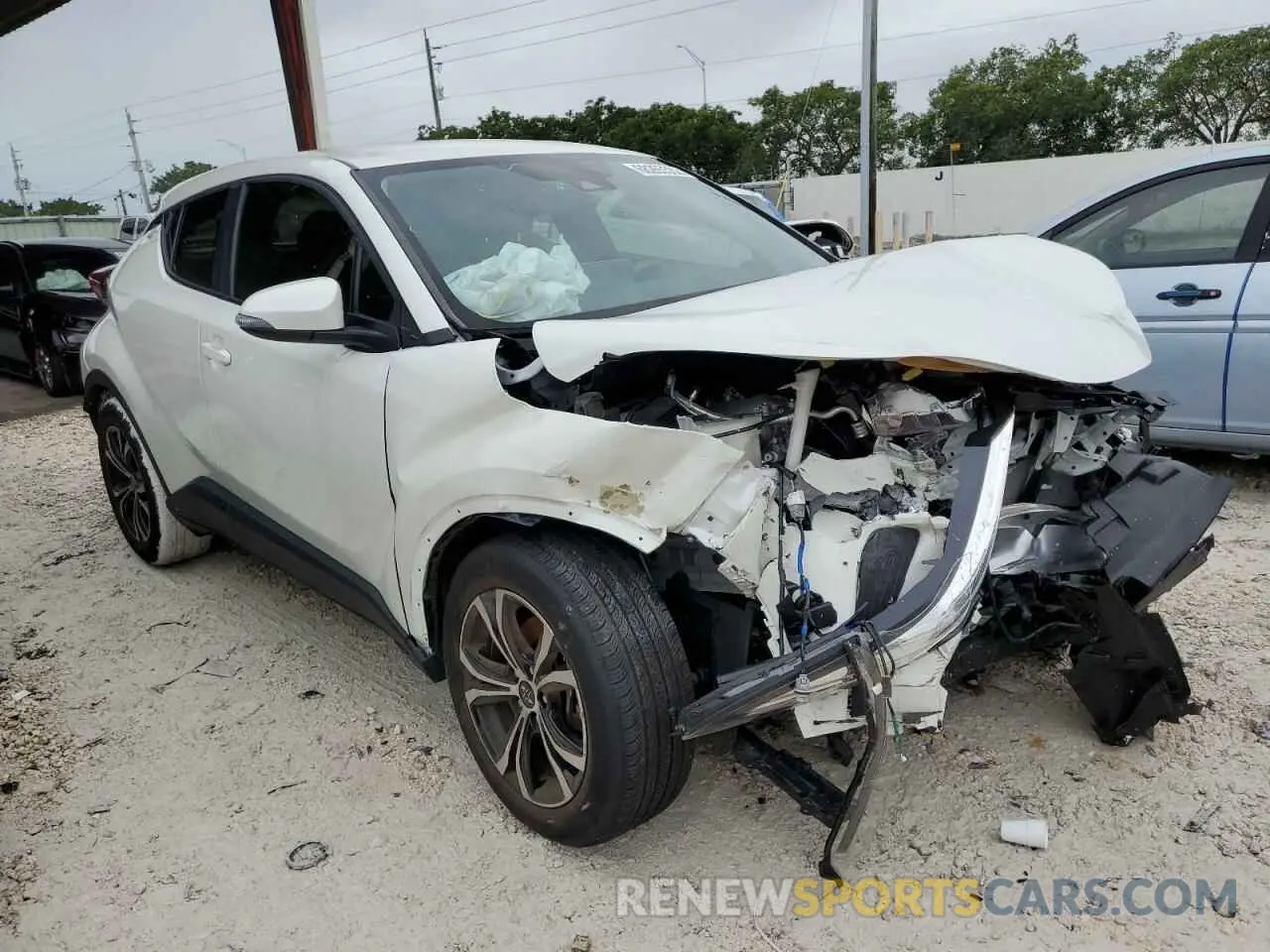 4 fotografías del automóvil dañado JTNKHMBX4M1105879 TOYOTA C-HR 2021