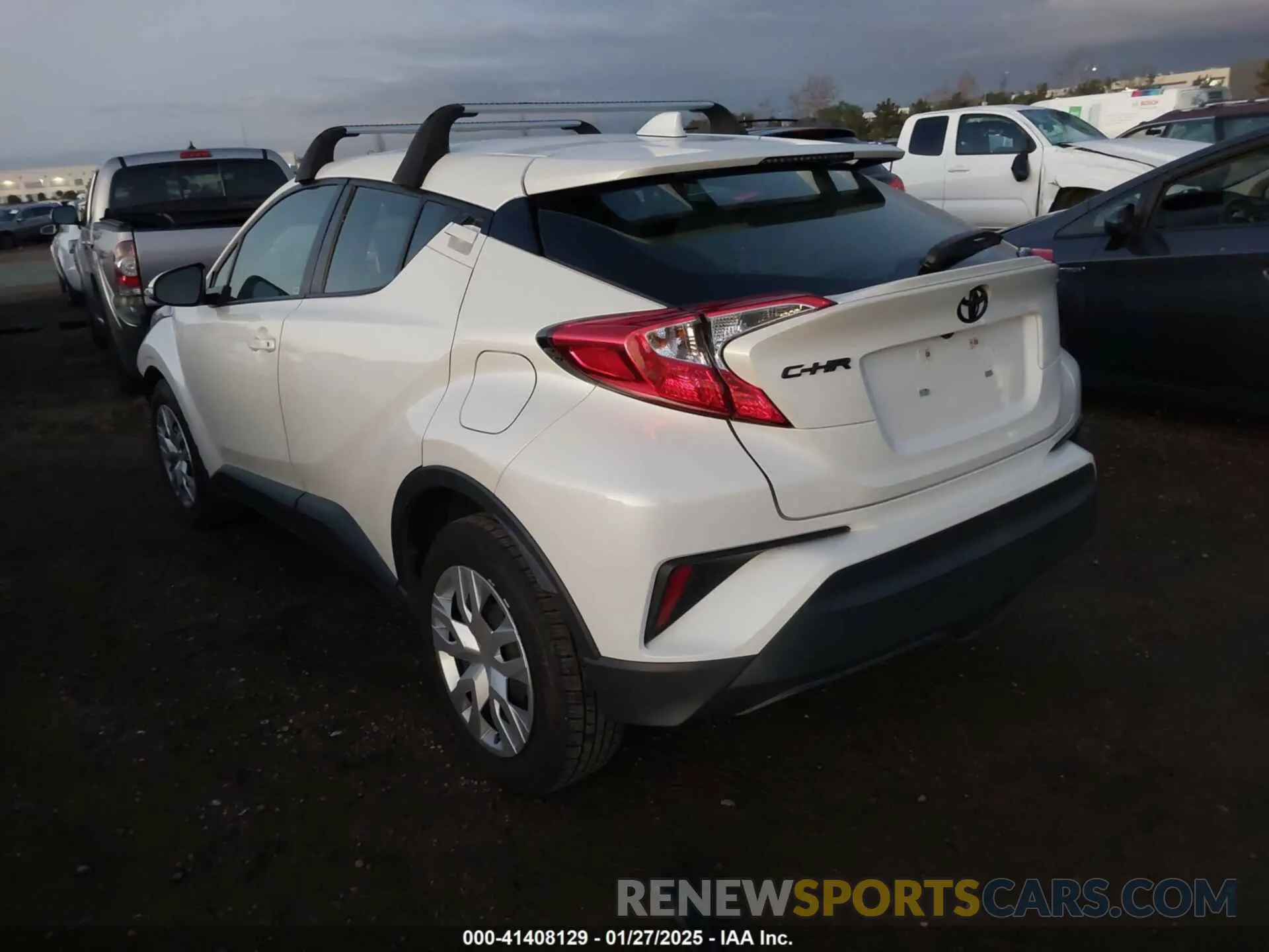 3 fotografías del automóvil dañado JTNKHMBX4M1120365 TOYOTA C-HR 2021