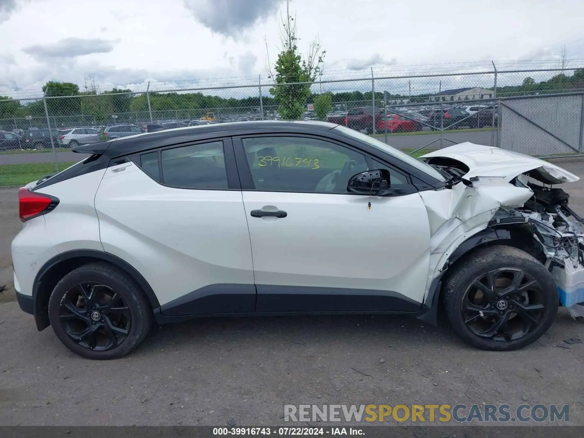 12 fotografías del automóvil dañado JTNKHMBX5M1097923 TOYOTA C-HR 2021
