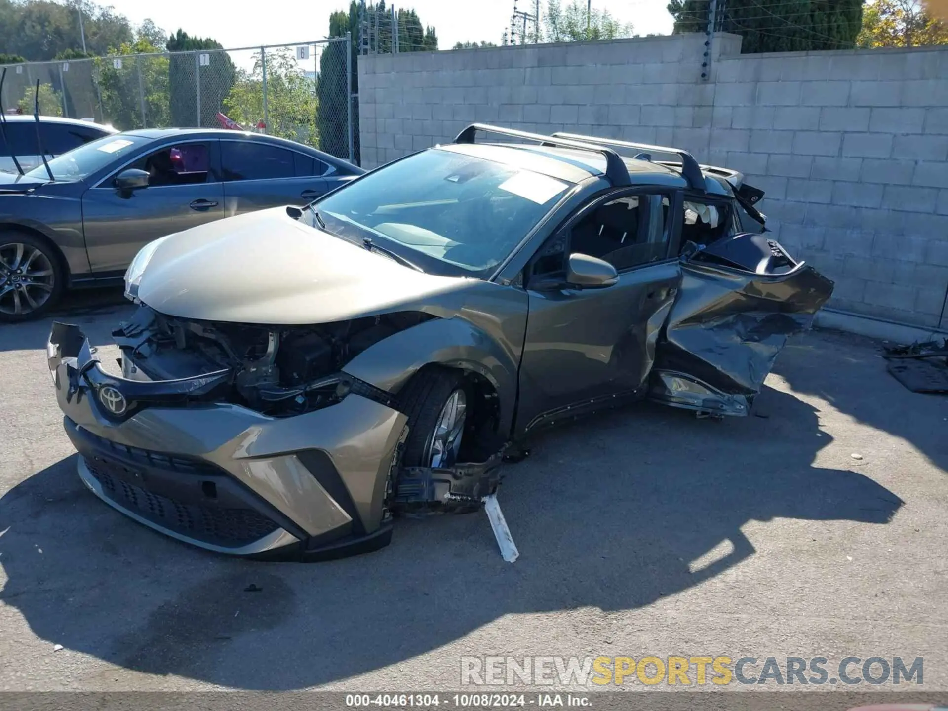 2 fotografías del automóvil dañado JTNKHMBX5M1110377 TOYOTA C-HR 2021