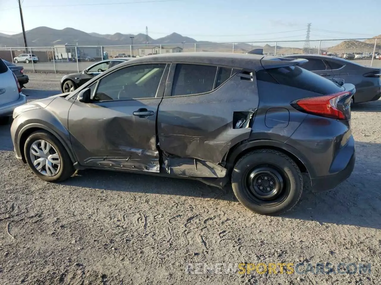 2 fotografías del automóvil dañado JTNKHMBX6M1121646 TOYOTA C-HR 2021