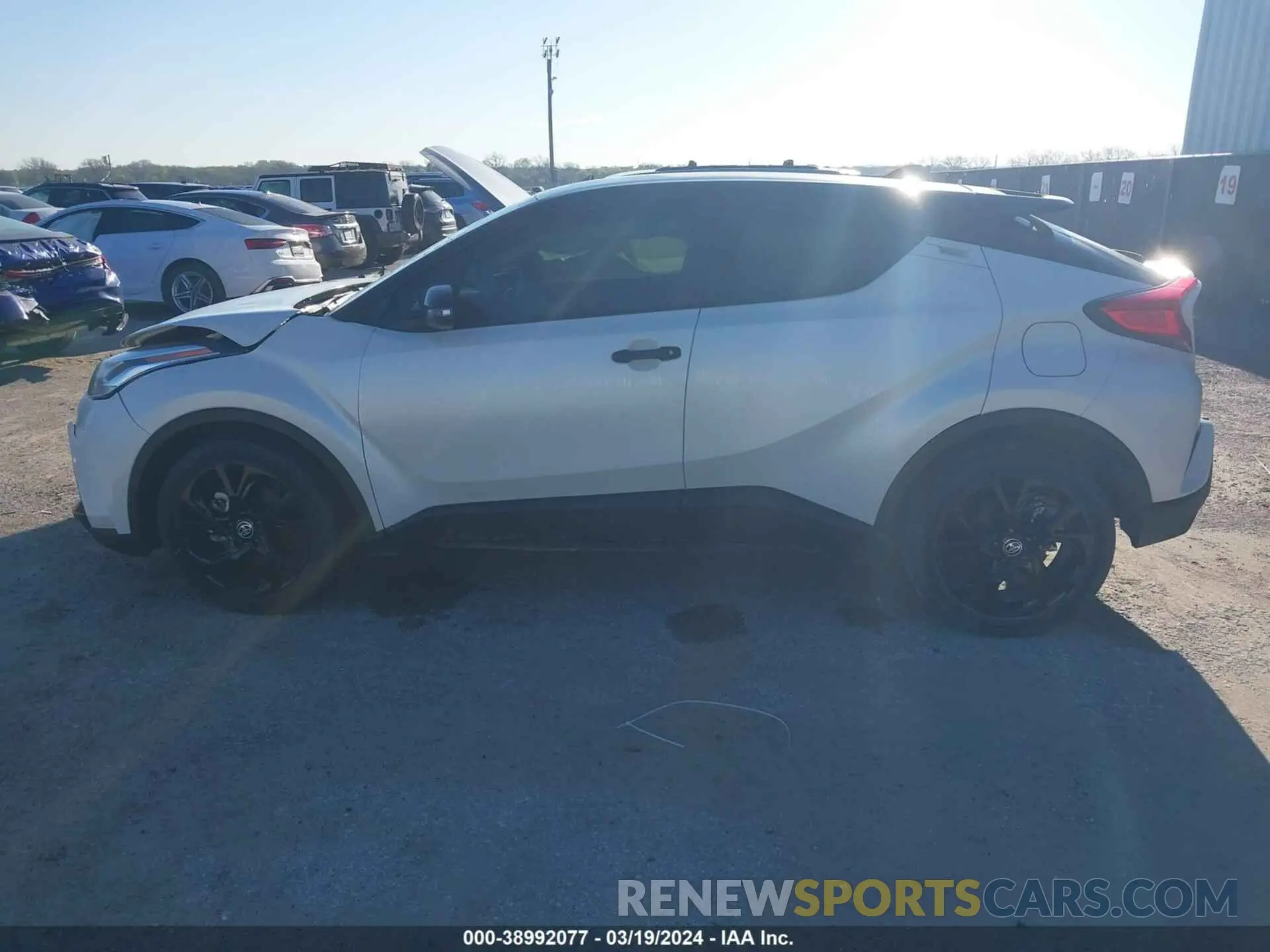 14 fotografías del automóvil dañado JTNKHMBX6M1122392 TOYOTA C-HR 2021