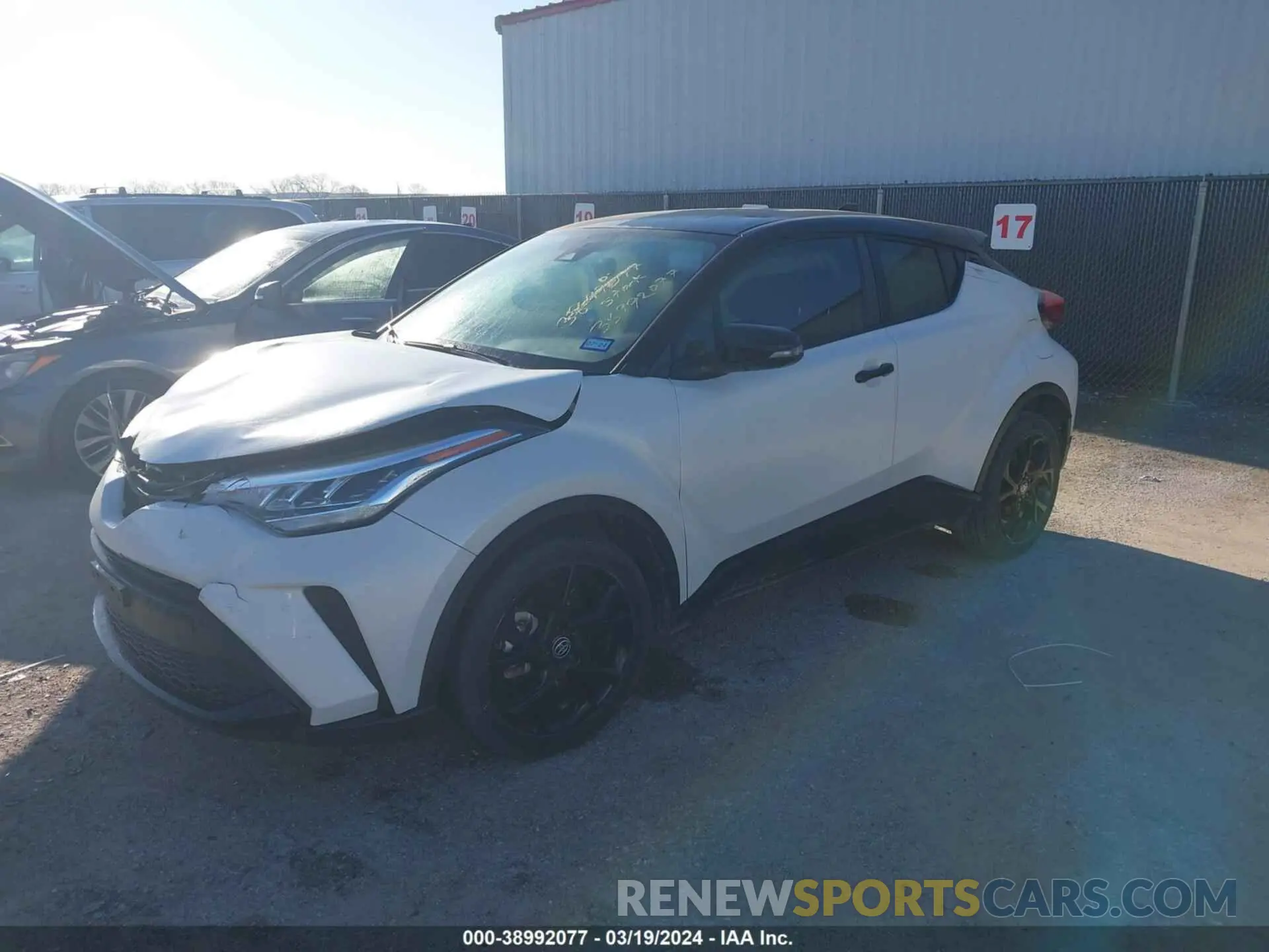 2 fotografías del automóvil dañado JTNKHMBX6M1122392 TOYOTA C-HR 2021
