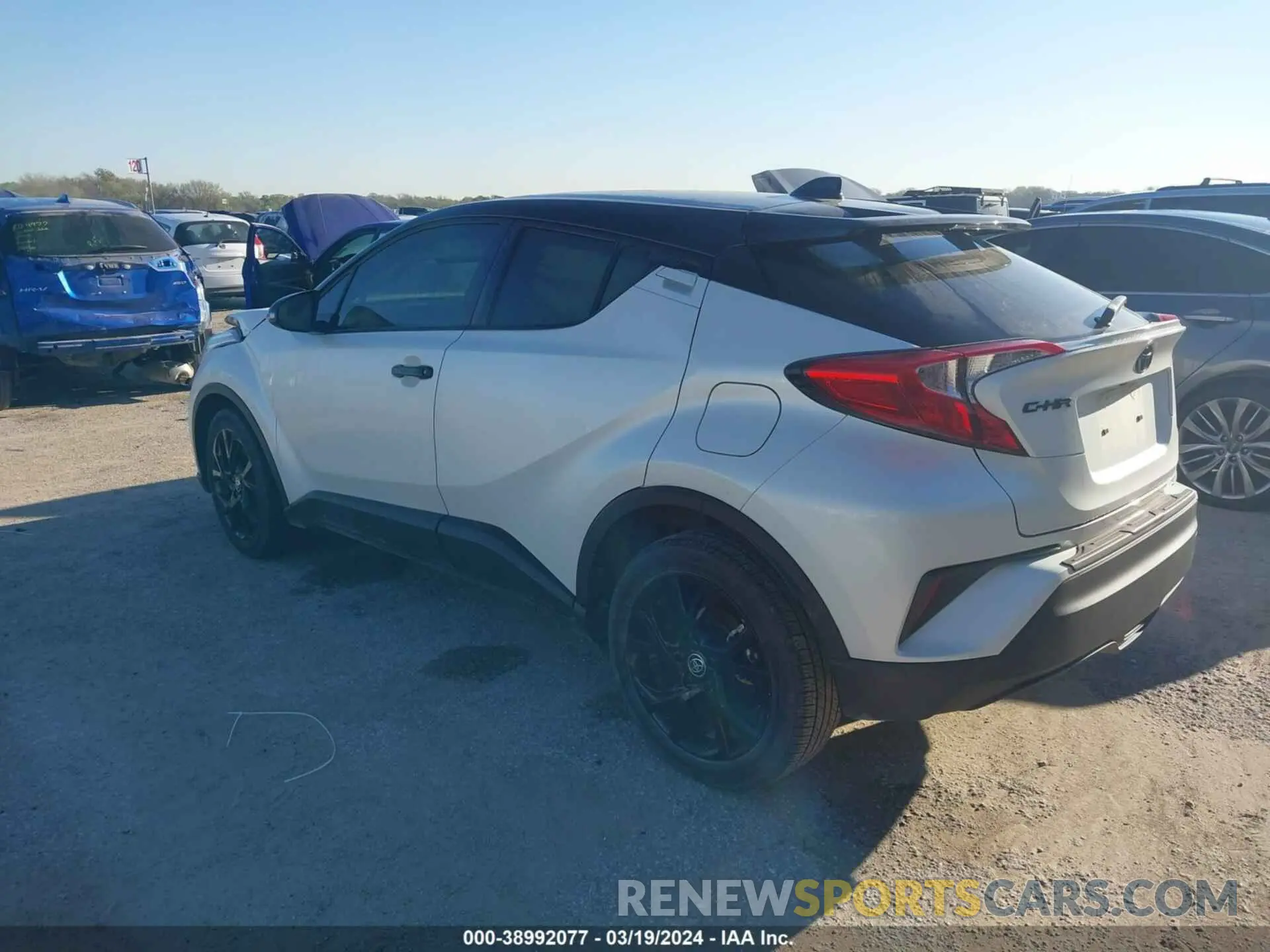 3 fotografías del automóvil dañado JTNKHMBX6M1122392 TOYOTA C-HR 2021