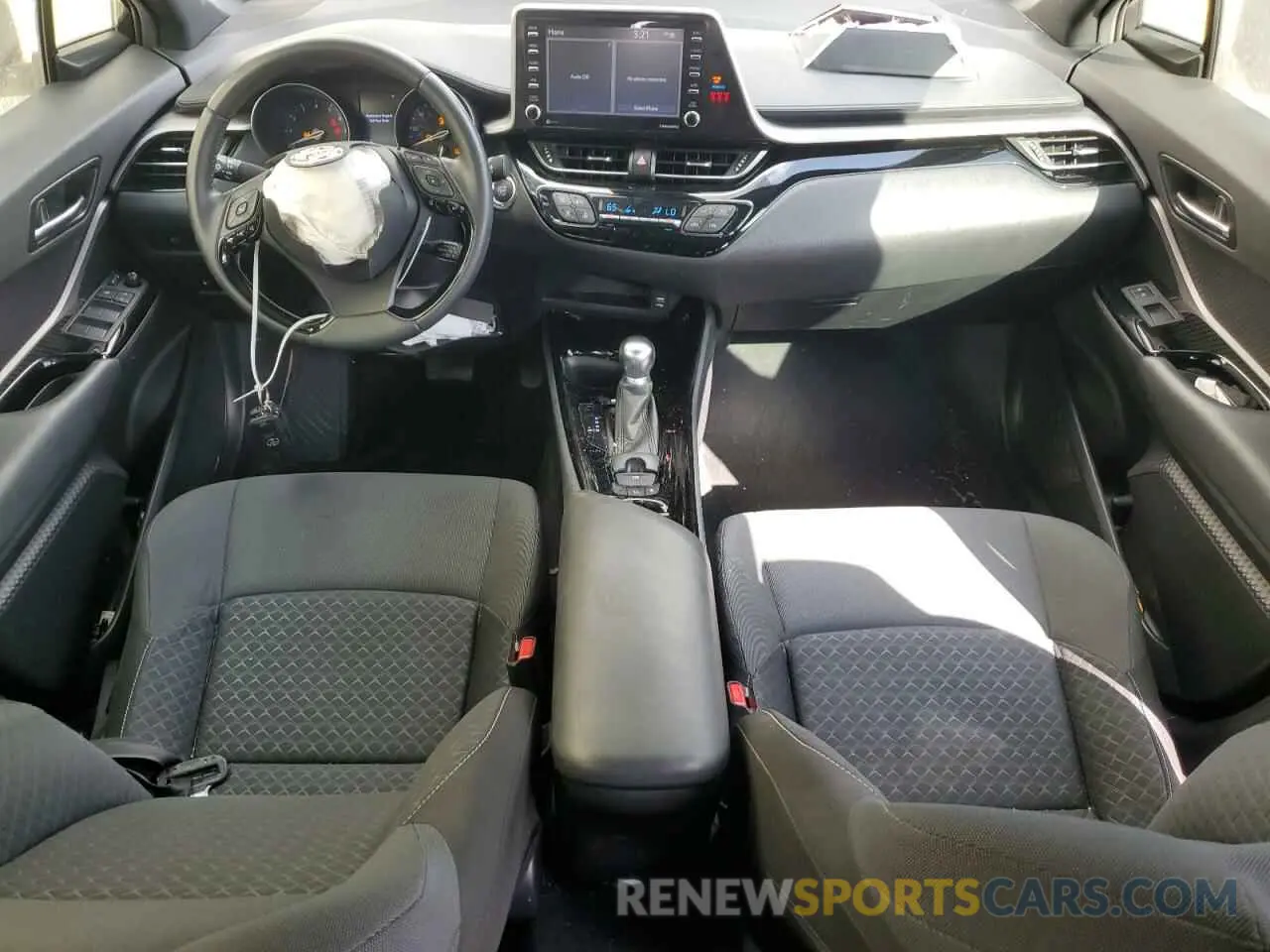 8 fotografías del automóvil dañado JTNKHMBX7M1113197 TOYOTA C-HR 2021