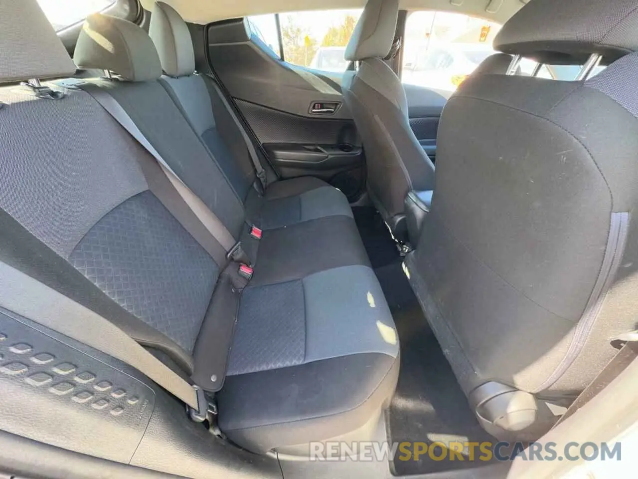 6 fotografías del automóvil dañado JTNKHMBX7M1117847 TOYOTA C-HR 2021
