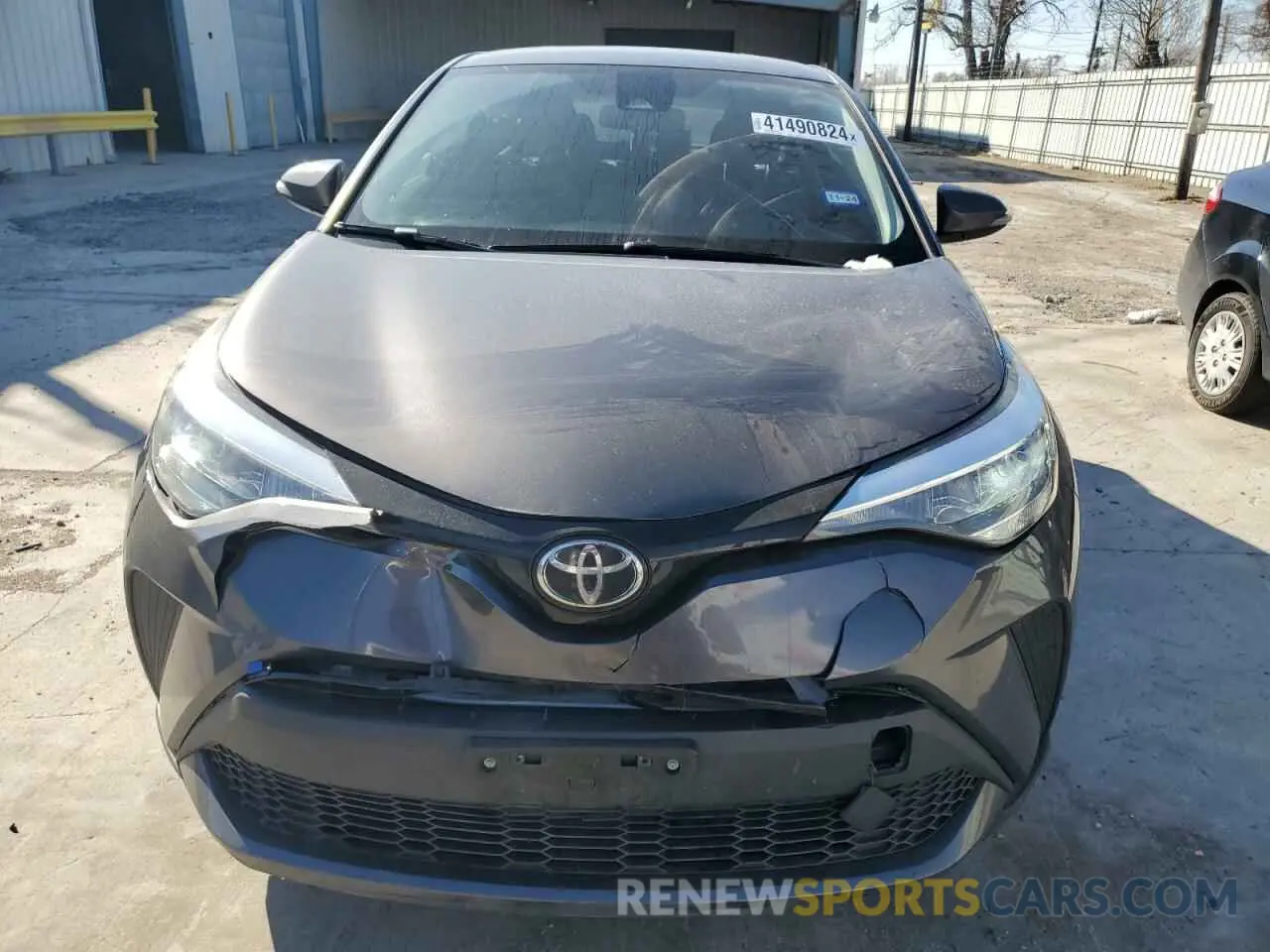 5 fotografías del automóvil dañado JTNKHMBX8M1096944 TOYOTA C-HR 2021