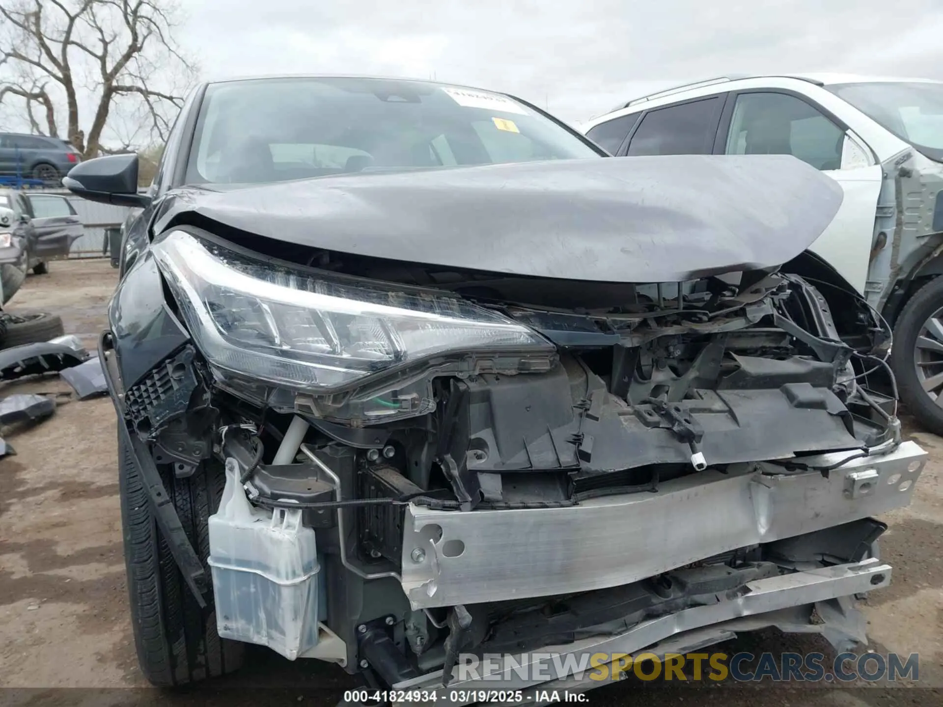 13 fotografías del automóvil dañado JTNKHMBX8M1106694 TOYOTA C-HR 2021
