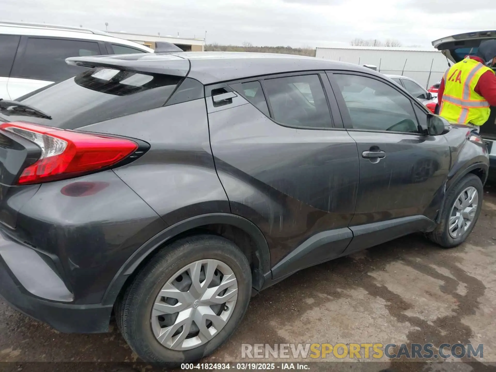 14 fotografías del automóvil dañado JTNKHMBX8M1106694 TOYOTA C-HR 2021