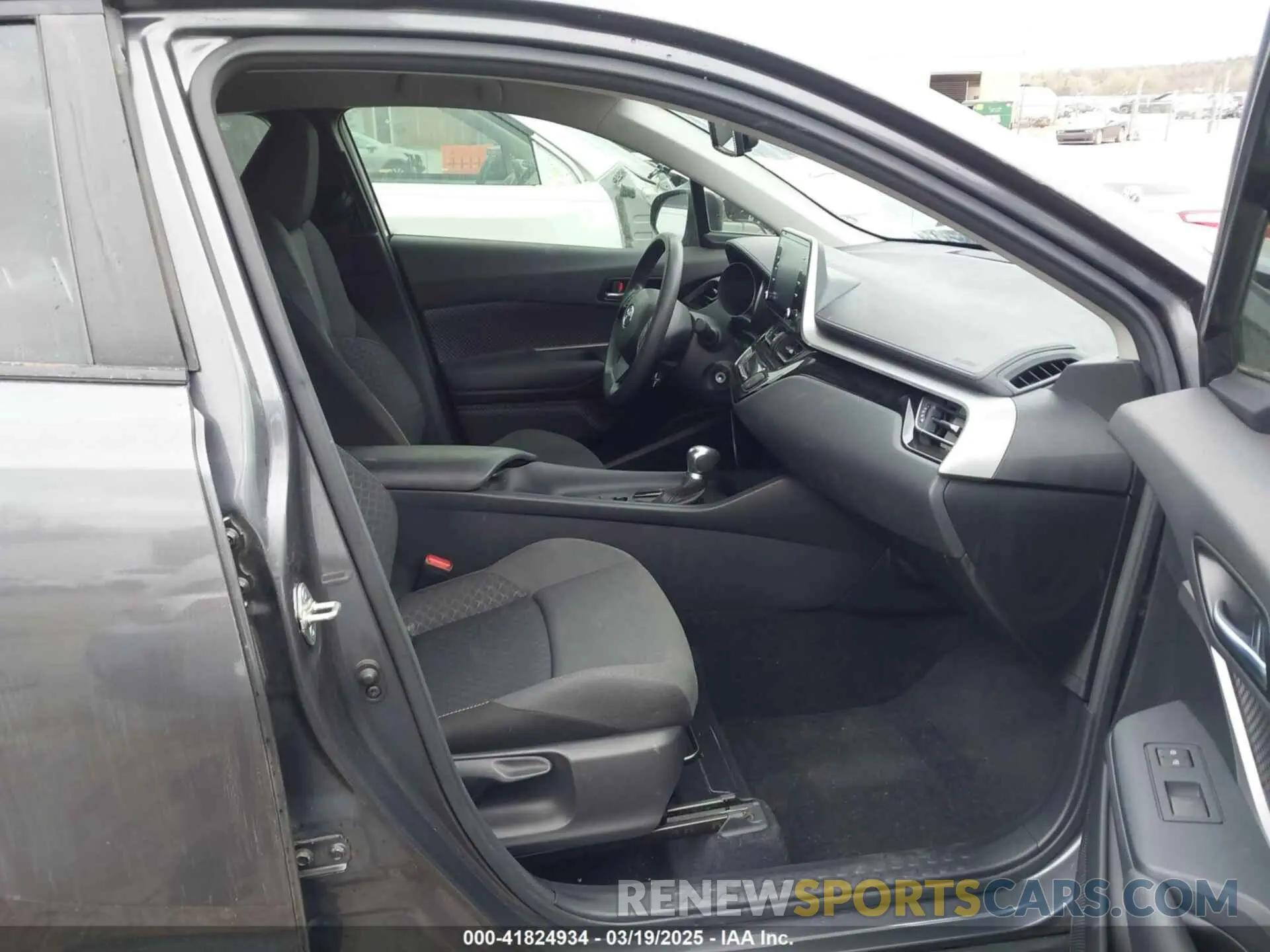 5 fotografías del automóvil dañado JTNKHMBX8M1106694 TOYOTA C-HR 2021