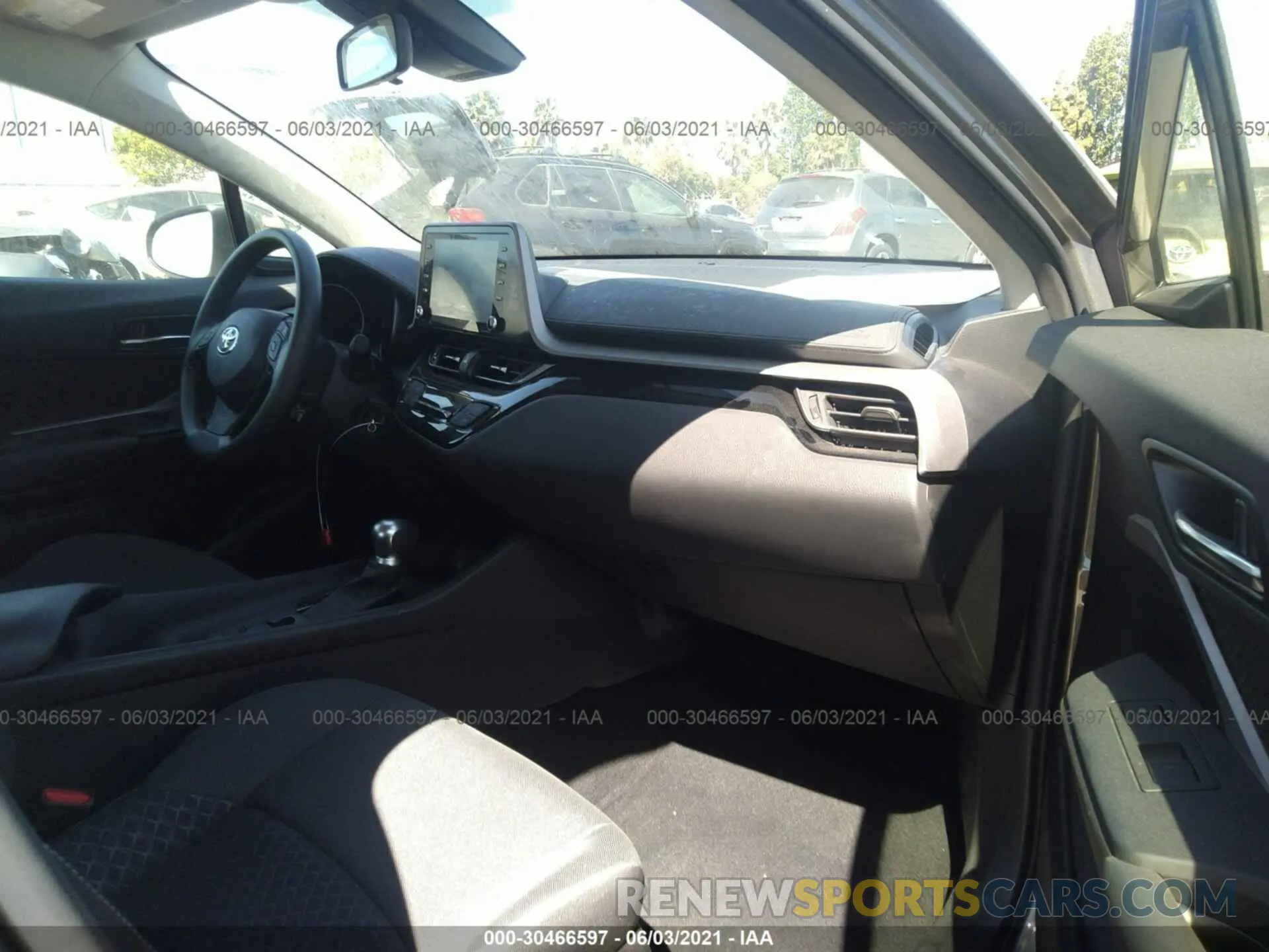 5 fotografías del automóvil dañado JTNKHMBX9M1110222 TOYOTA C-HR 2021