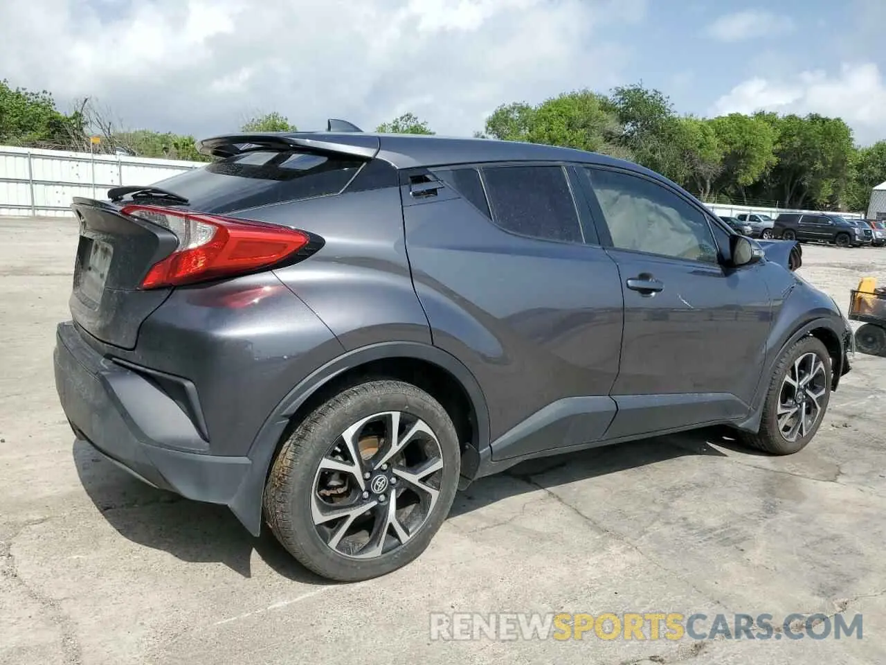3 fotografías del automóvil dañado JTNKHMBX9M1117784 TOYOTA C-HR 2021