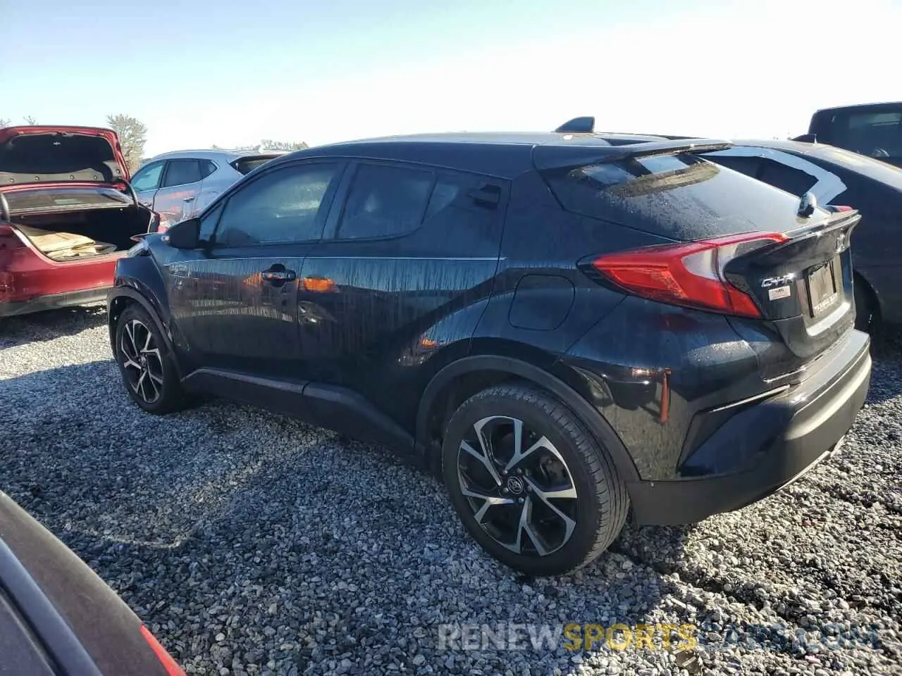 2 fotografías del automóvil dañado NMTKHMBX0MR125200 TOYOTA C-HR 2021