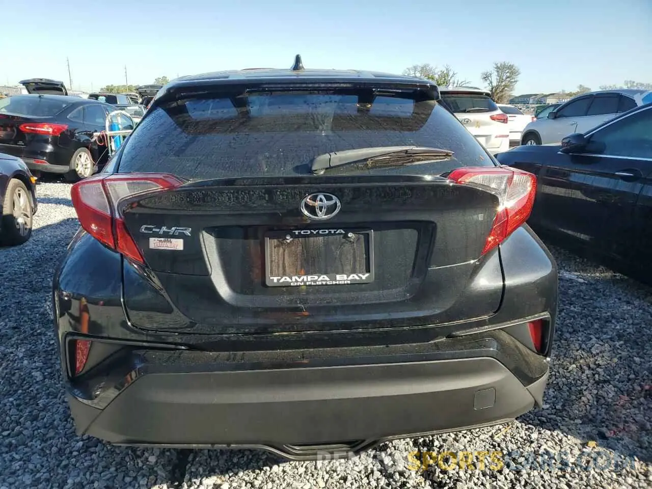 6 fotografías del automóvil dañado NMTKHMBX0MR125200 TOYOTA C-HR 2021