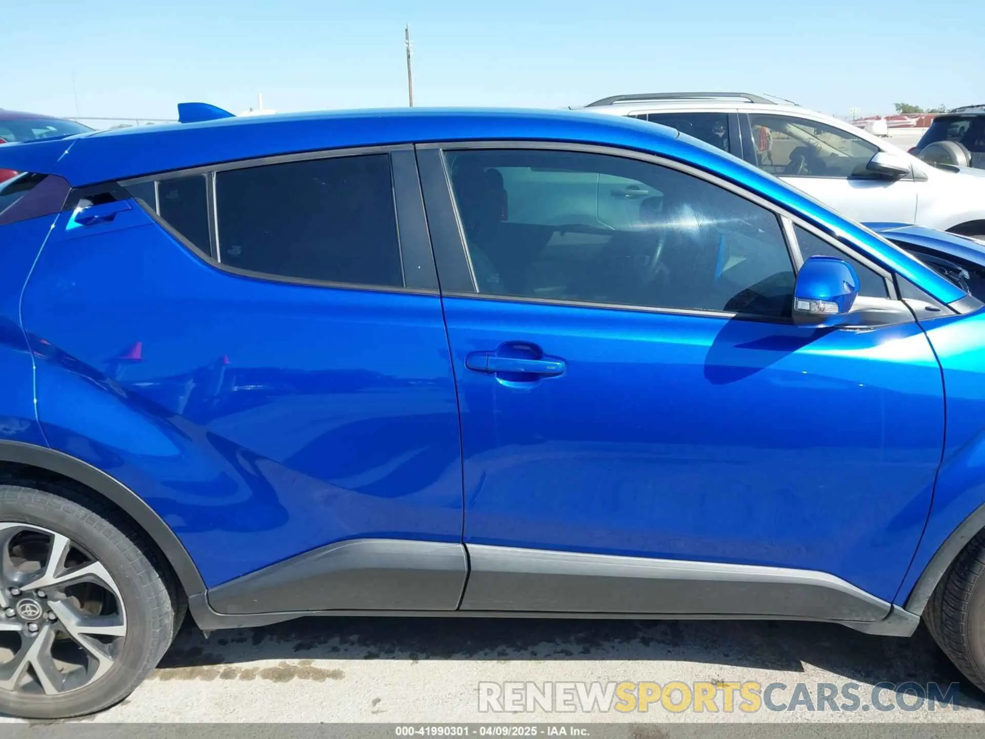 14 fotografías del automóvil dañado NMTKHMBX0MR129151 TOYOTA C-HR 2021
