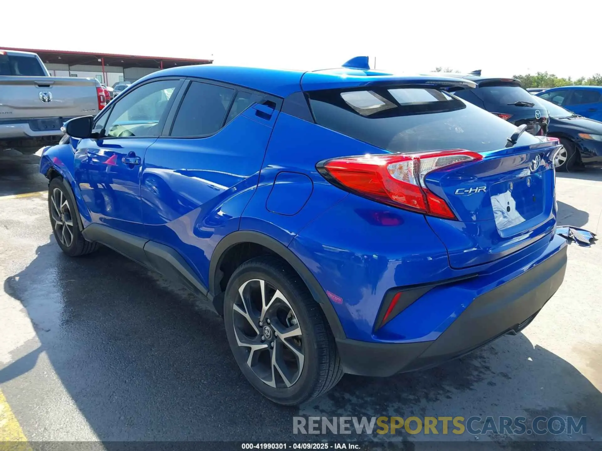 3 fotografías del automóvil dañado NMTKHMBX0MR129151 TOYOTA C-HR 2021