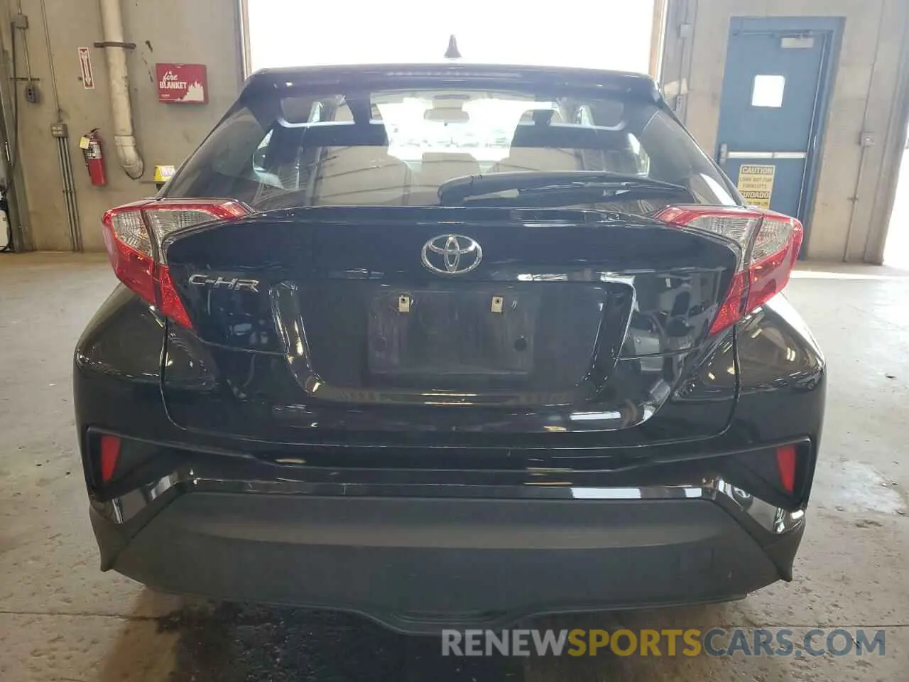 6 fotografías del automóvil dañado NMTKHMBX0MR133040 TOYOTA C-HR 2021