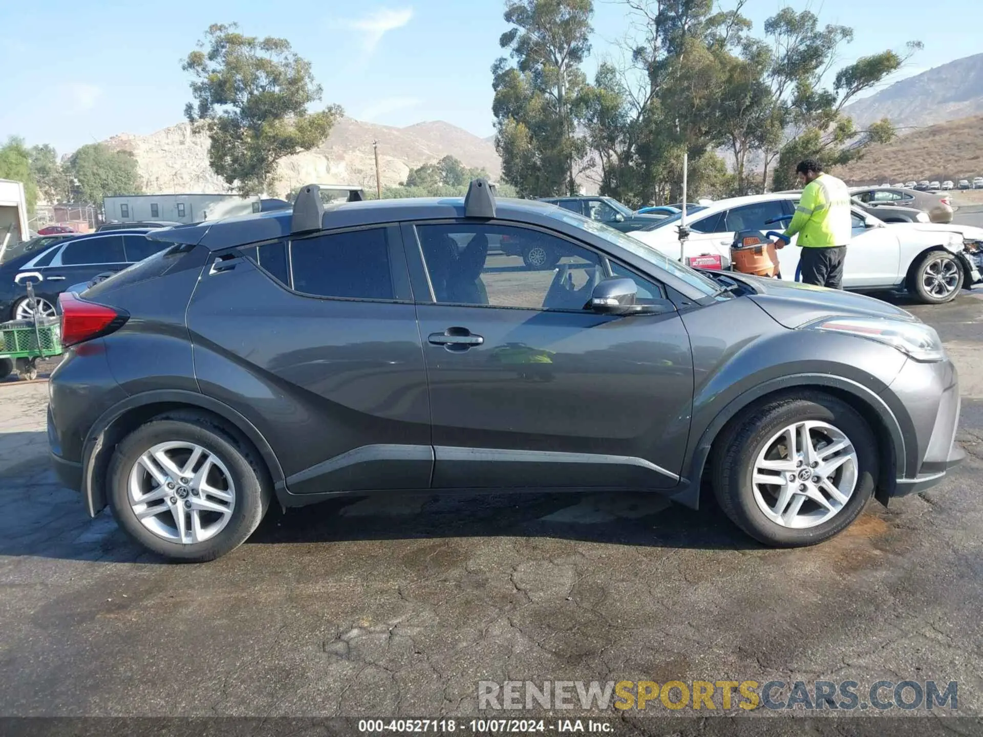 14 fotografías del automóvil dañado NMTKHMBX0MR137606 TOYOTA C-HR 2021