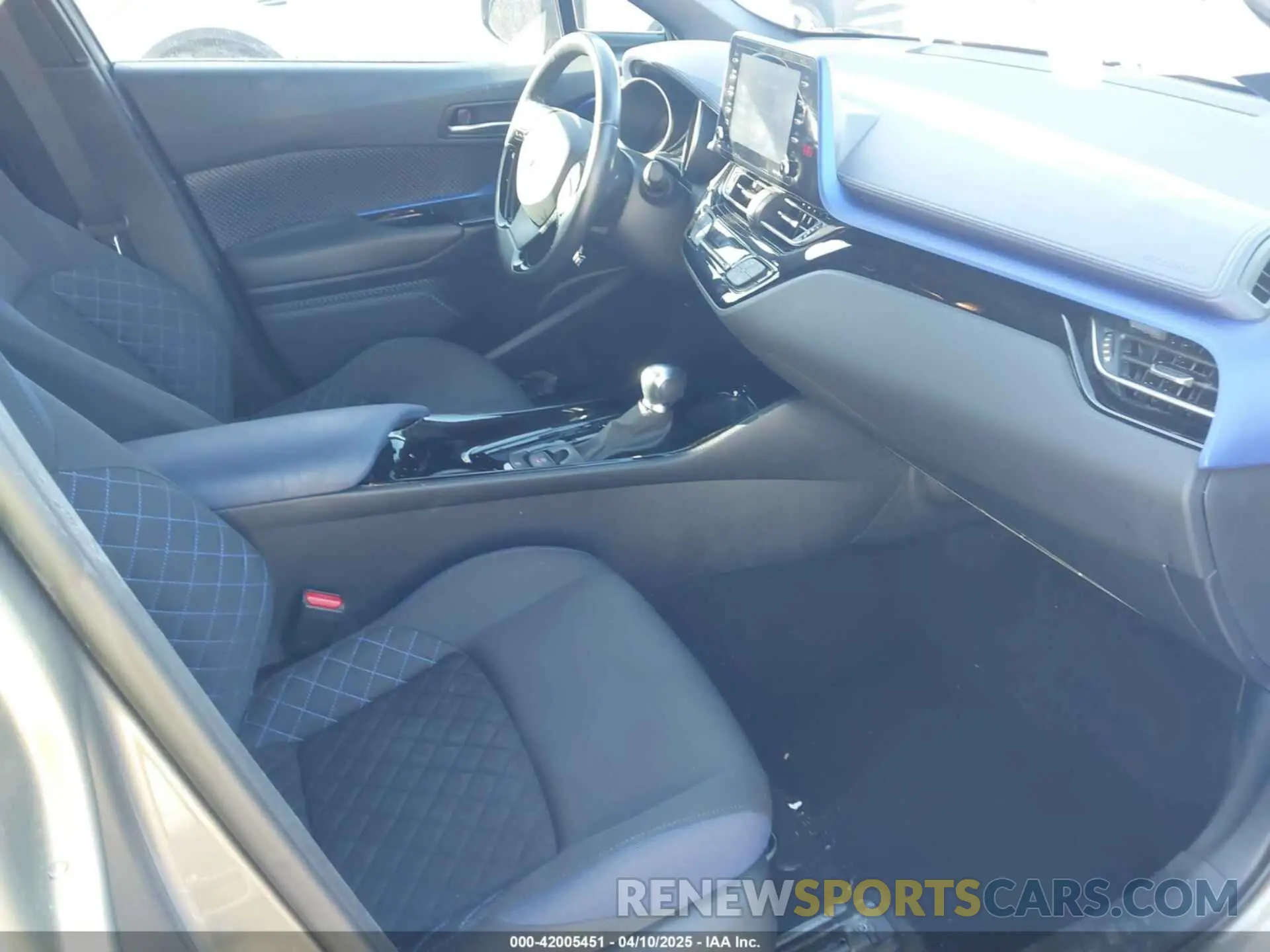 5 fotografías del automóvil dañado NMTKHMBX0MR138934 TOYOTA C-HR 2021