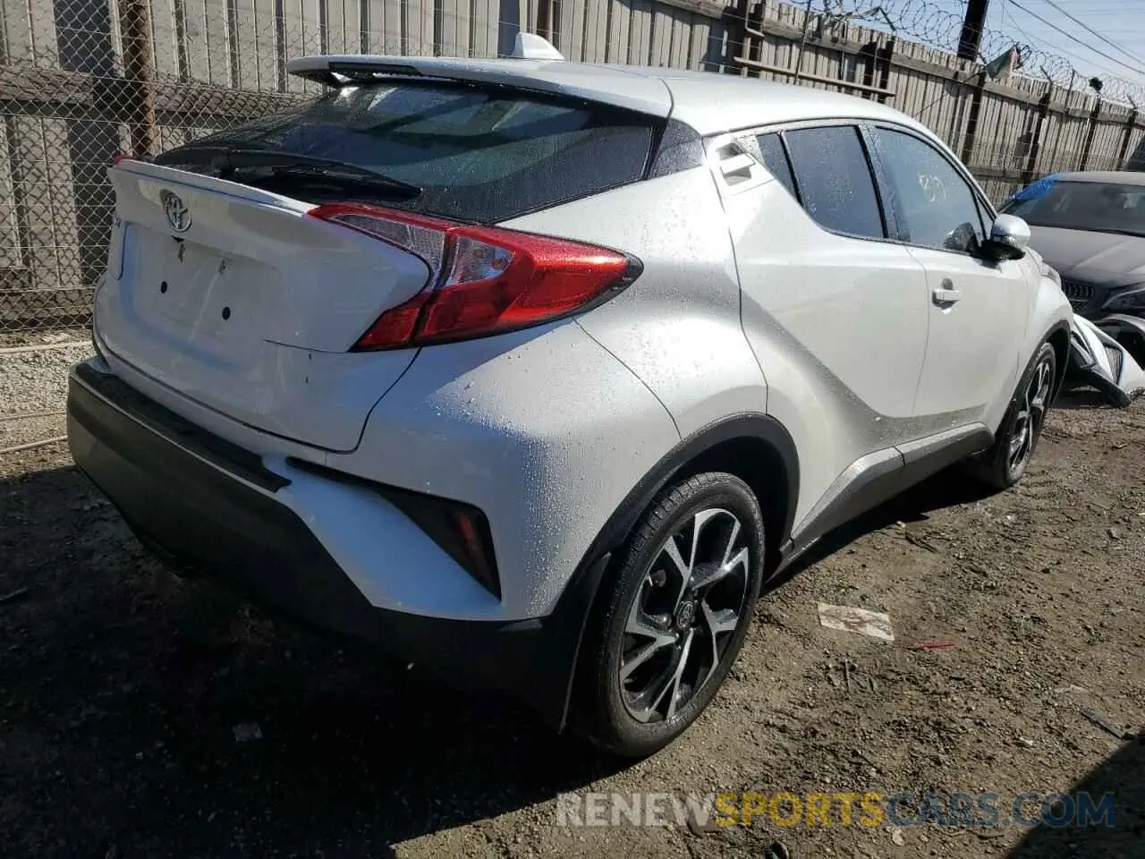 3 fotografías del automóvil dañado NMTKHMBX1MR140076 TOYOTA C-HR 2021