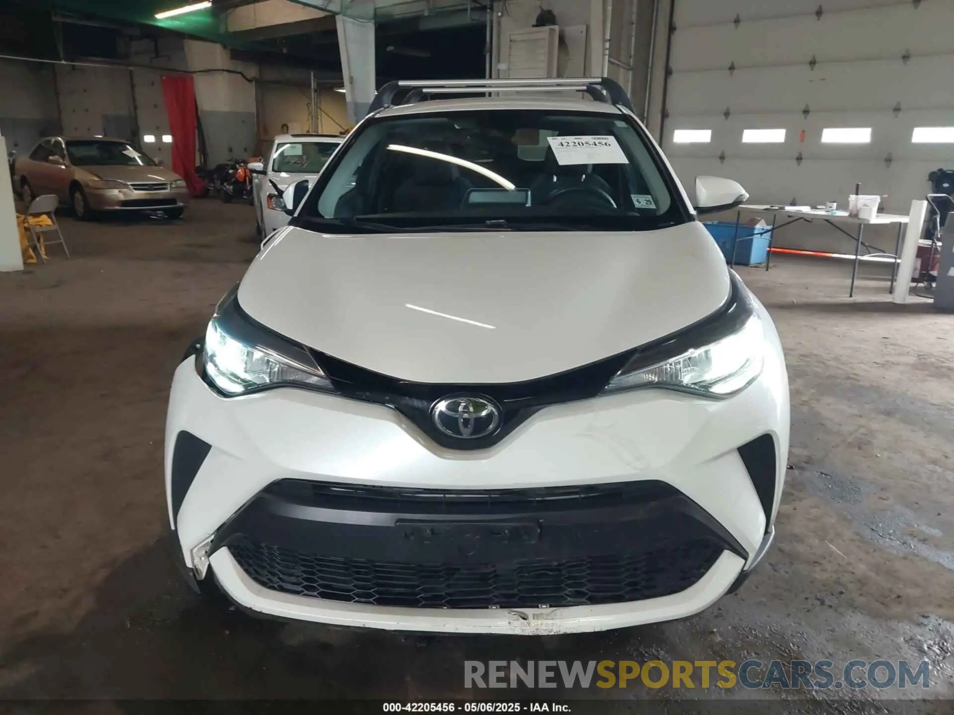 12 fotografías del automóvil dañado NMTKHMBX2MR120886 TOYOTA C-HR 2021