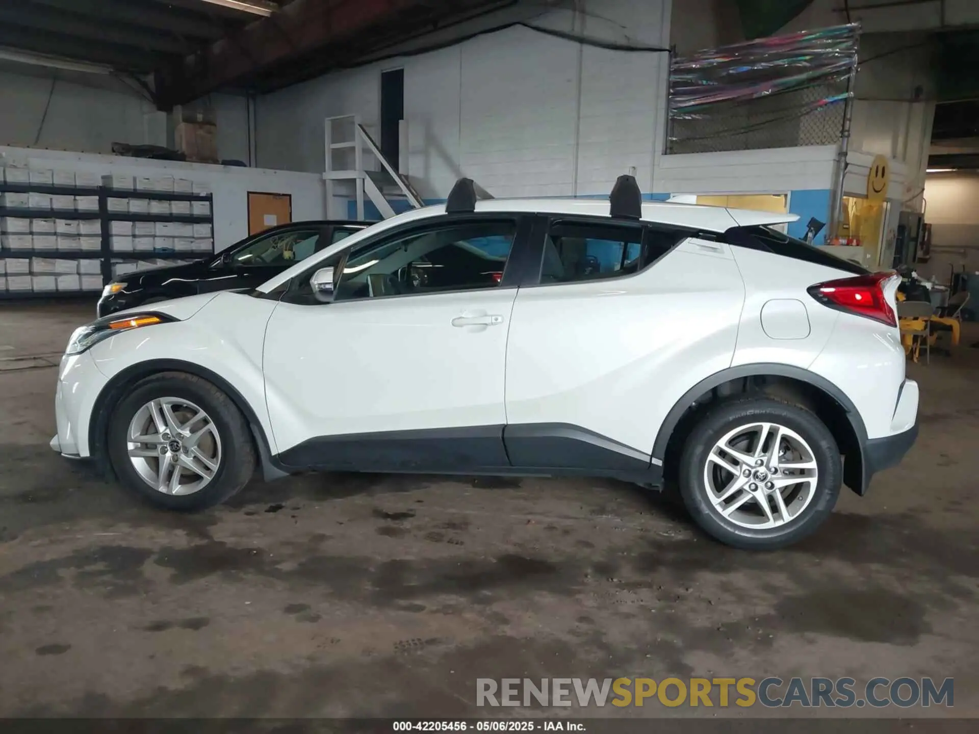 14 fotografías del automóvil dañado NMTKHMBX2MR120886 TOYOTA C-HR 2021