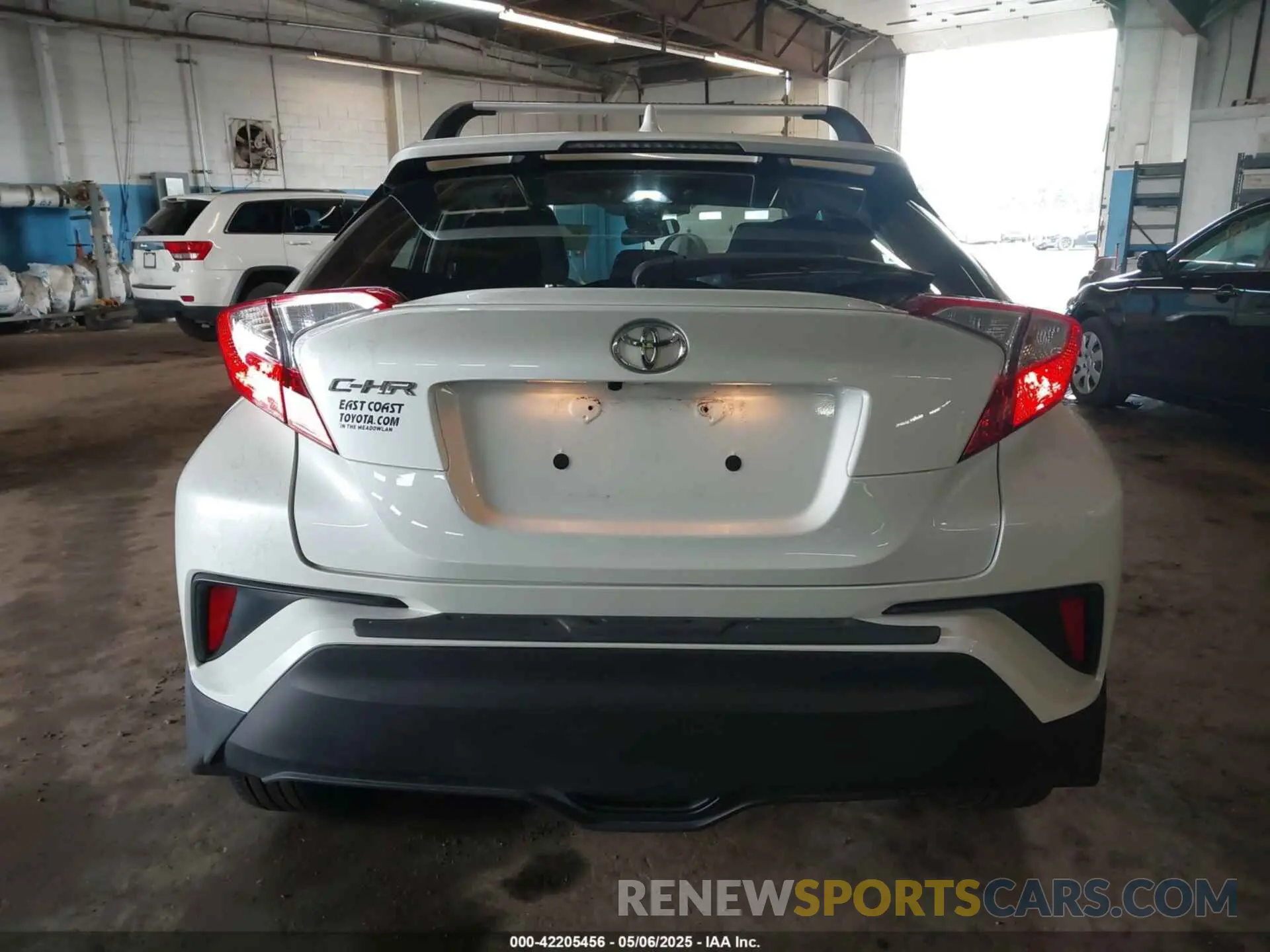 16 fotografías del automóvil dañado NMTKHMBX2MR120886 TOYOTA C-HR 2021