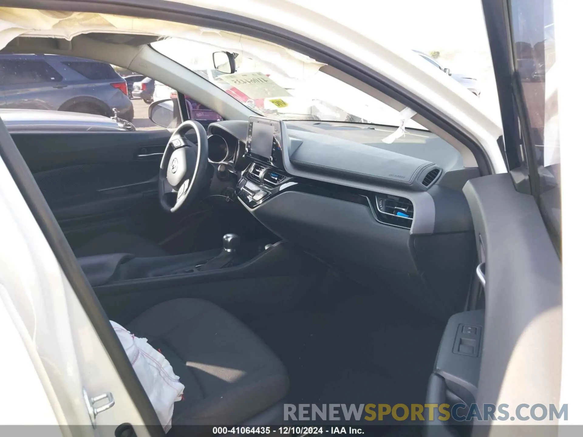 5 fotografías del automóvil dañado NMTKHMBX2MR131015 TOYOTA C-HR 2021