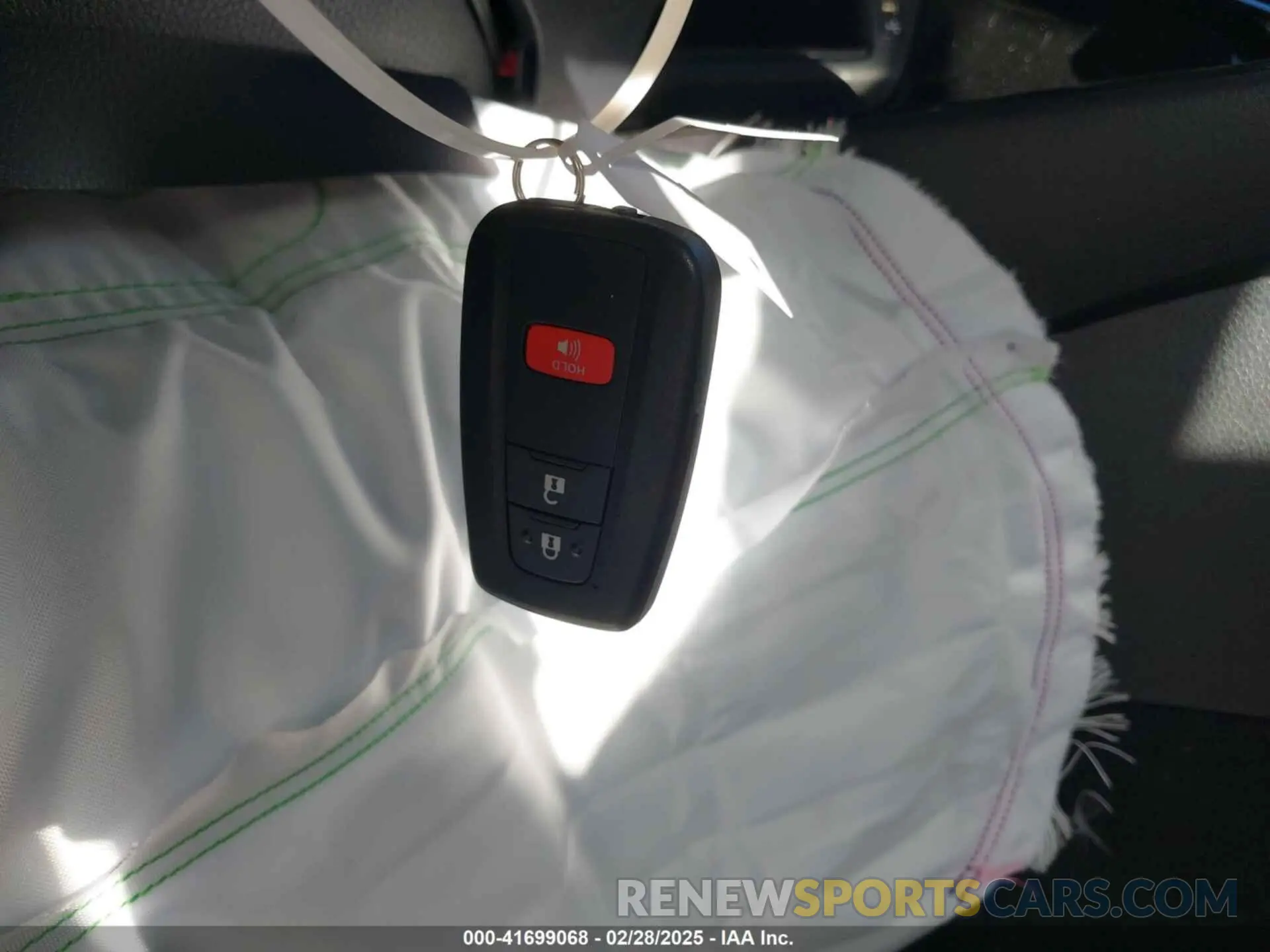11 fotografías del automóvil dañado NMTKHMBX2MR133590 TOYOTA C-HR 2021