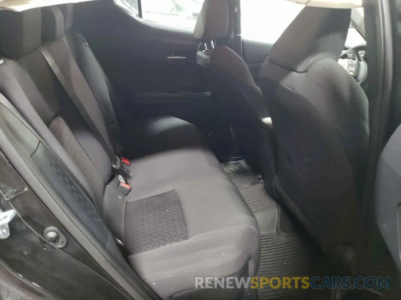 10 fotografías del automóvil dañado NMTKHMBX2MR134531 TOYOTA C-HR 2021
