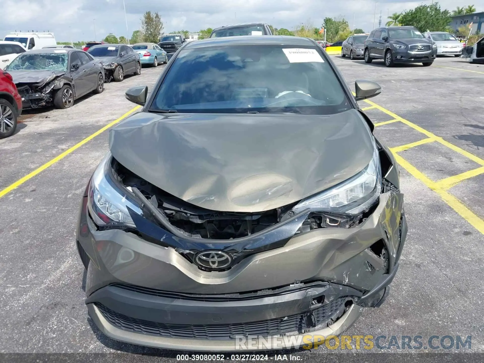 12 fotografías del automóvil dañado NMTKHMBX2MR135341 TOYOTA C-HR 2021
