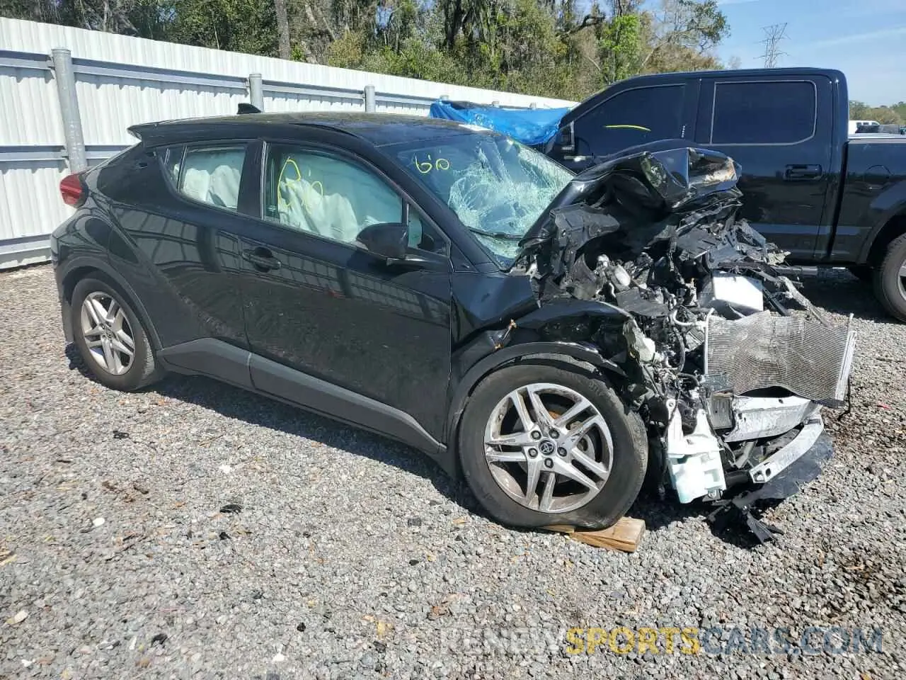 4 fotografías del automóvil dañado NMTKHMBX2MR136375 TOYOTA C-HR 2021