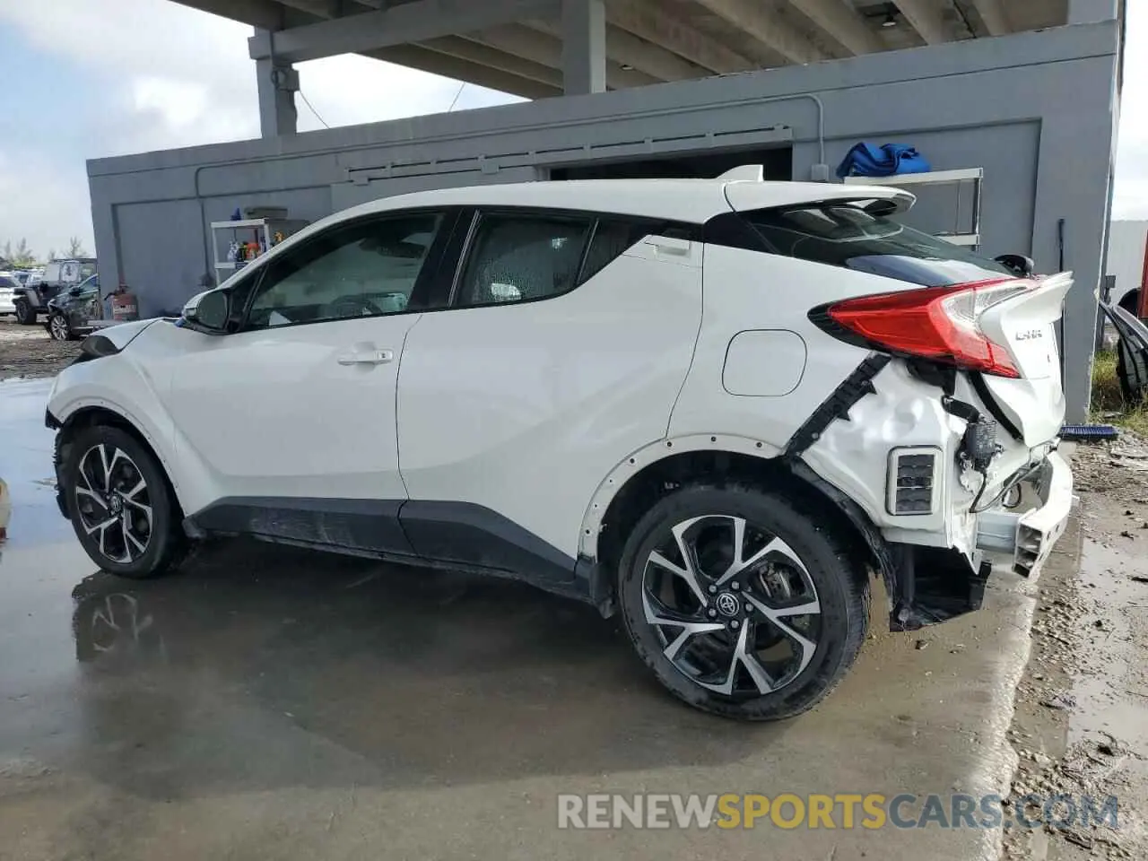 2 fotografías del automóvil dañado NMTKHMBX2MR136831 TOYOTA C-HR 2021