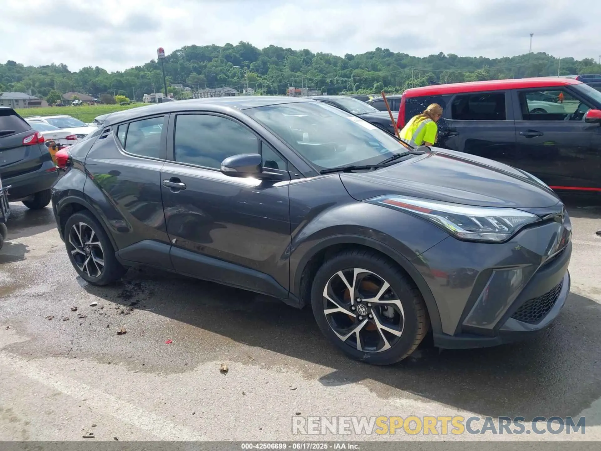 12 fotografías del automóvil dañado NMTKHMBX2MR139597 TOYOTA C-HR 2021
