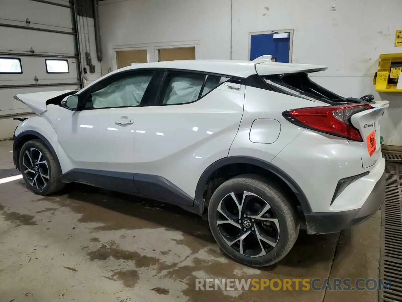 2 fotografías del automóvil dañado NMTKHMBX2MR140040 TOYOTA C-HR 2021