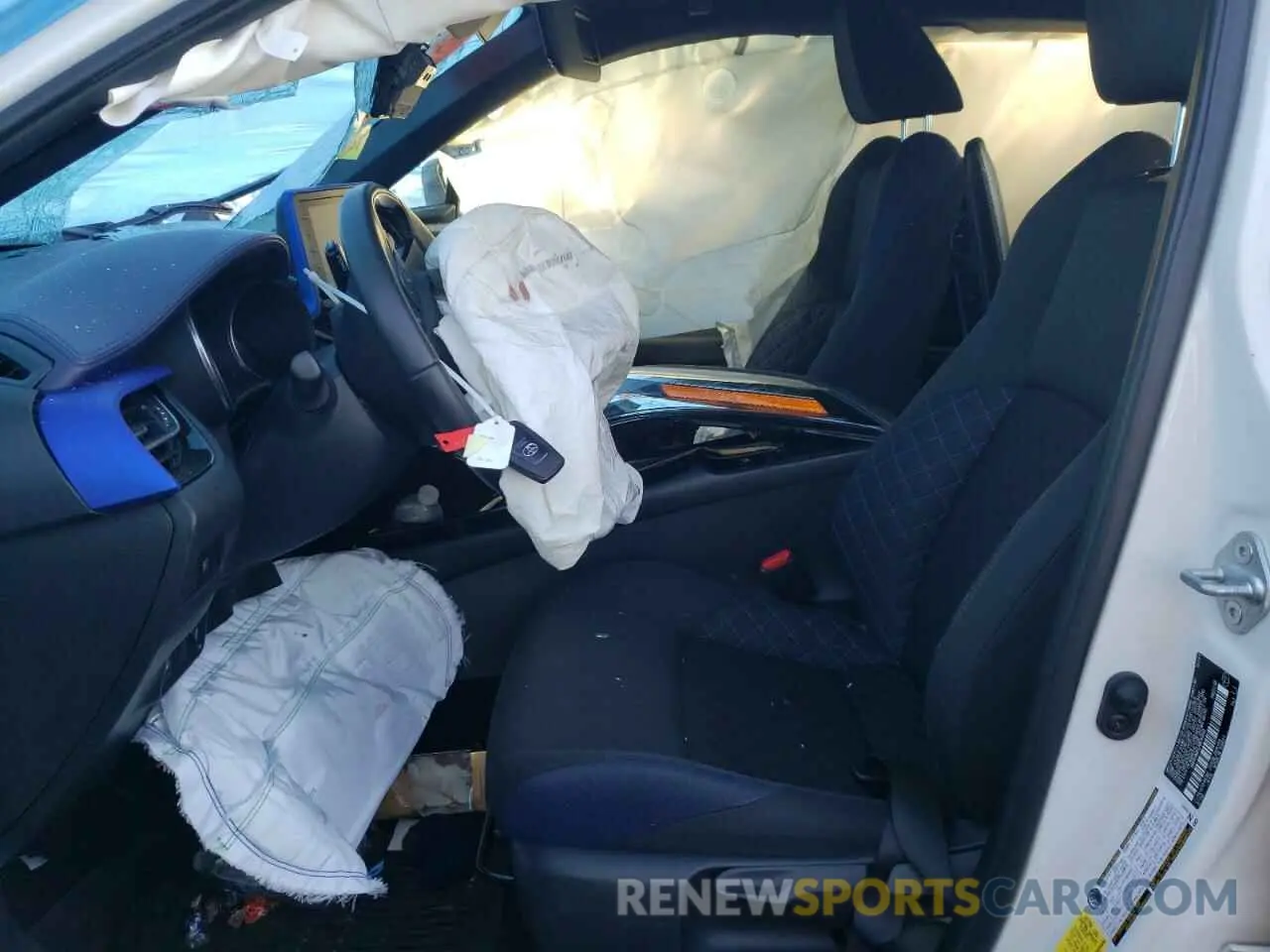 7 fotografías del automóvil dañado NMTKHMBX2MR140040 TOYOTA C-HR 2021