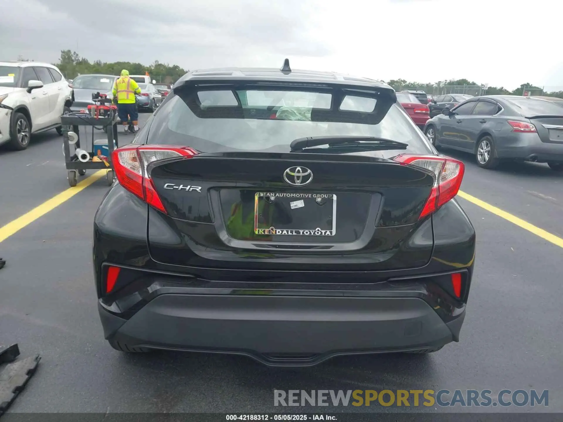16 fotografías del automóvil dañado NMTKHMBX3MR127202 TOYOTA C-HR 2021