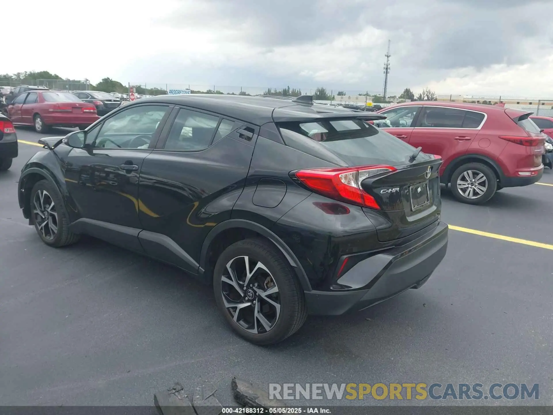 3 fotografías del automóvil dañado NMTKHMBX3MR127202 TOYOTA C-HR 2021