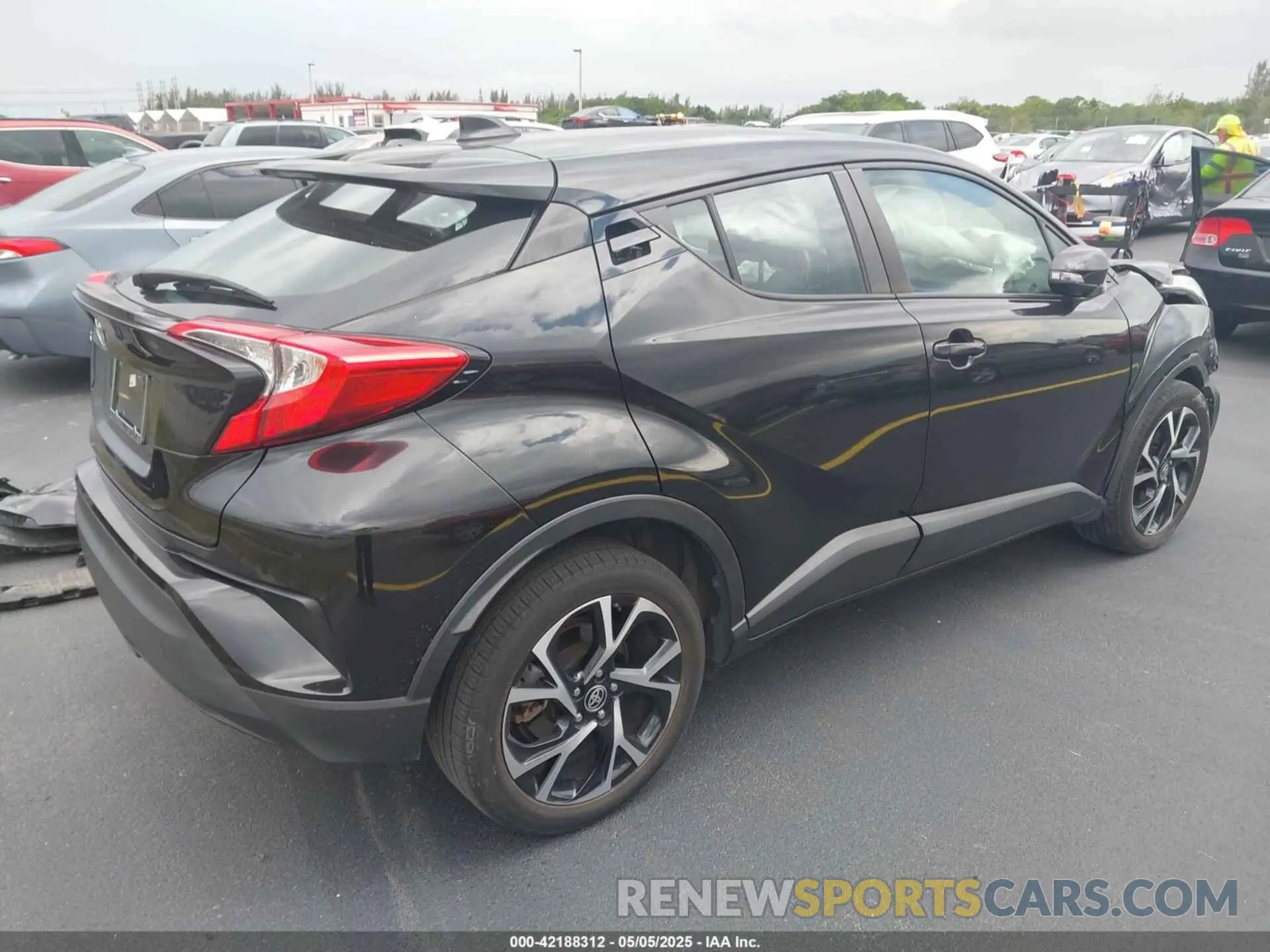 4 fotografías del automóvil dañado NMTKHMBX3MR127202 TOYOTA C-HR 2021