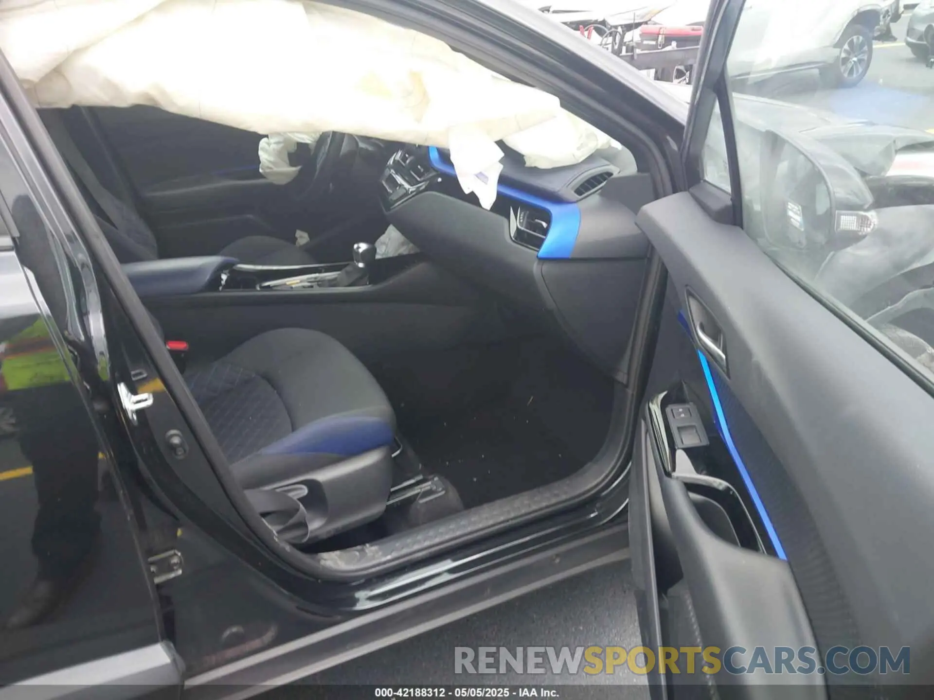 5 fotografías del automóvil dañado NMTKHMBX3MR127202 TOYOTA C-HR 2021