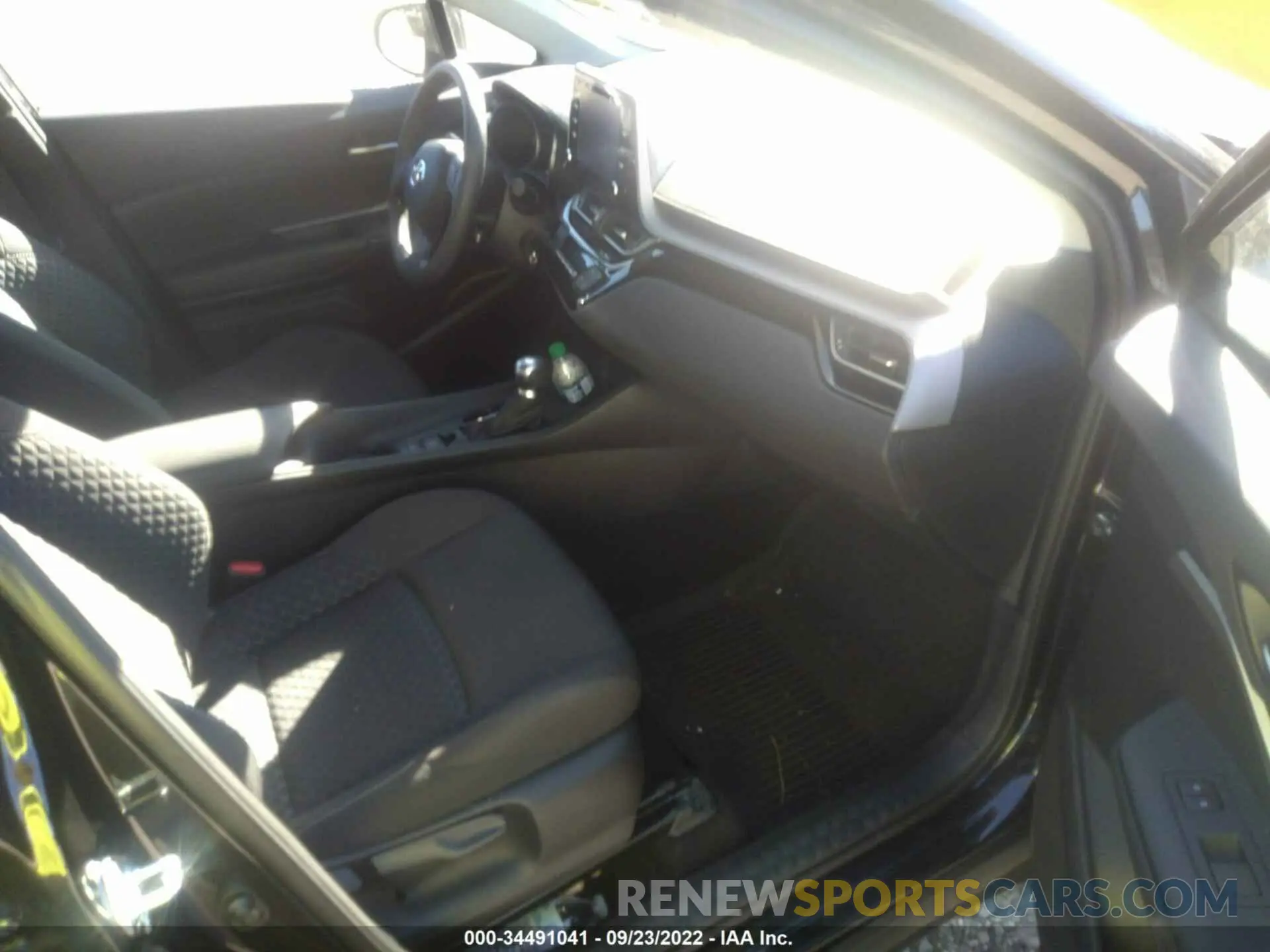 5 fotografías del automóvil dañado NMTKHMBX3MR128351 TOYOTA C-HR 2021