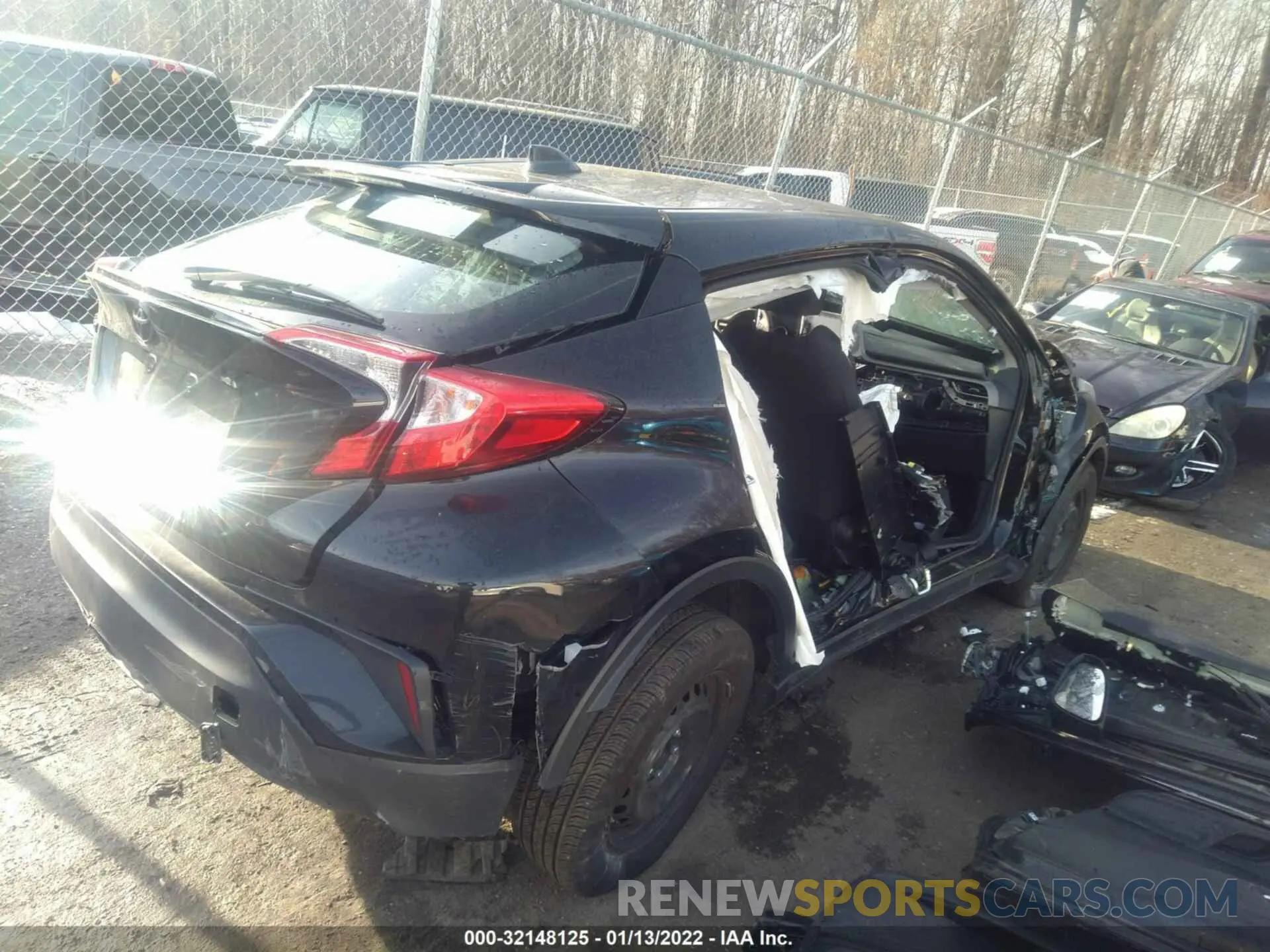 4 fotografías del automóvil dañado NMTKHMBX3MR131427 TOYOTA C-HR 2021