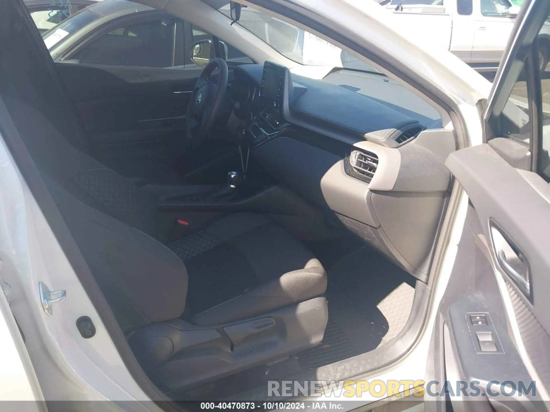 5 fotografías del automóvil dañado NMTKHMBX3MR135946 TOYOTA C-HR 2021