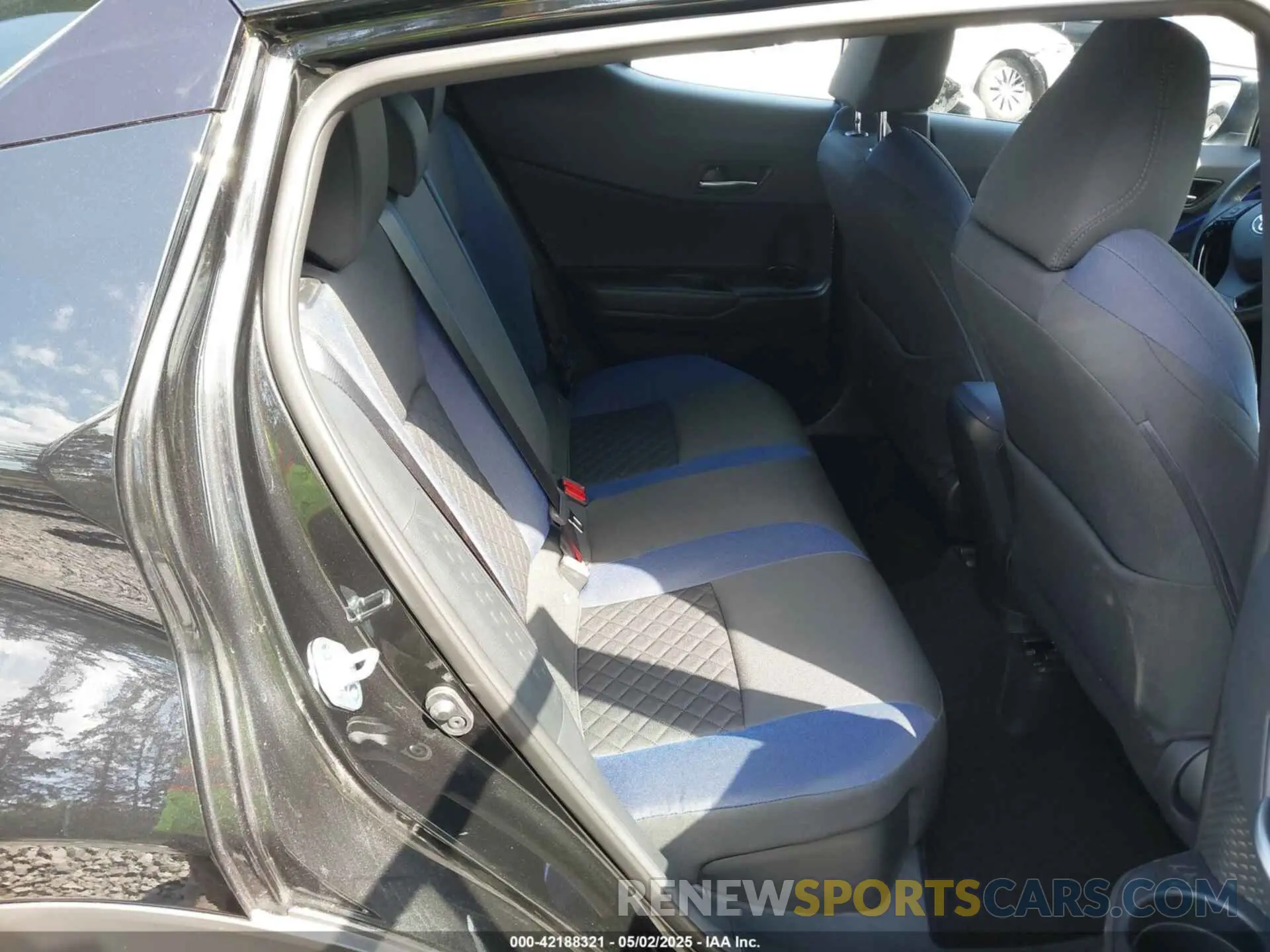8 fotografías del automóvil dañado NMTKHMBX3MR139981 TOYOTA C-HR 2021