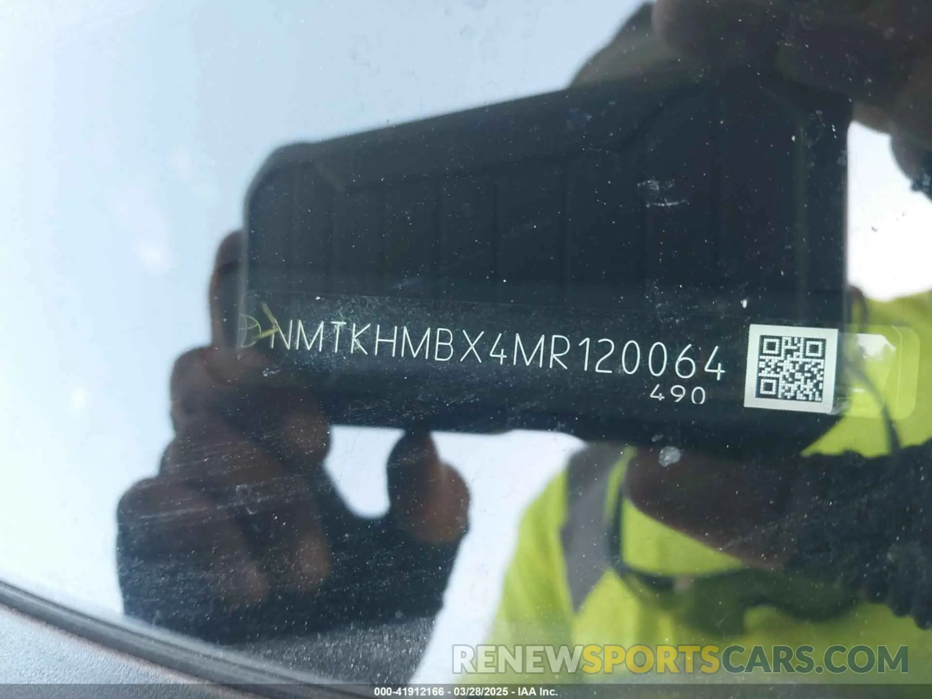 9 fotografías del automóvil dañado NMTKHMBX4MR120064 TOYOTA C-HR 2021