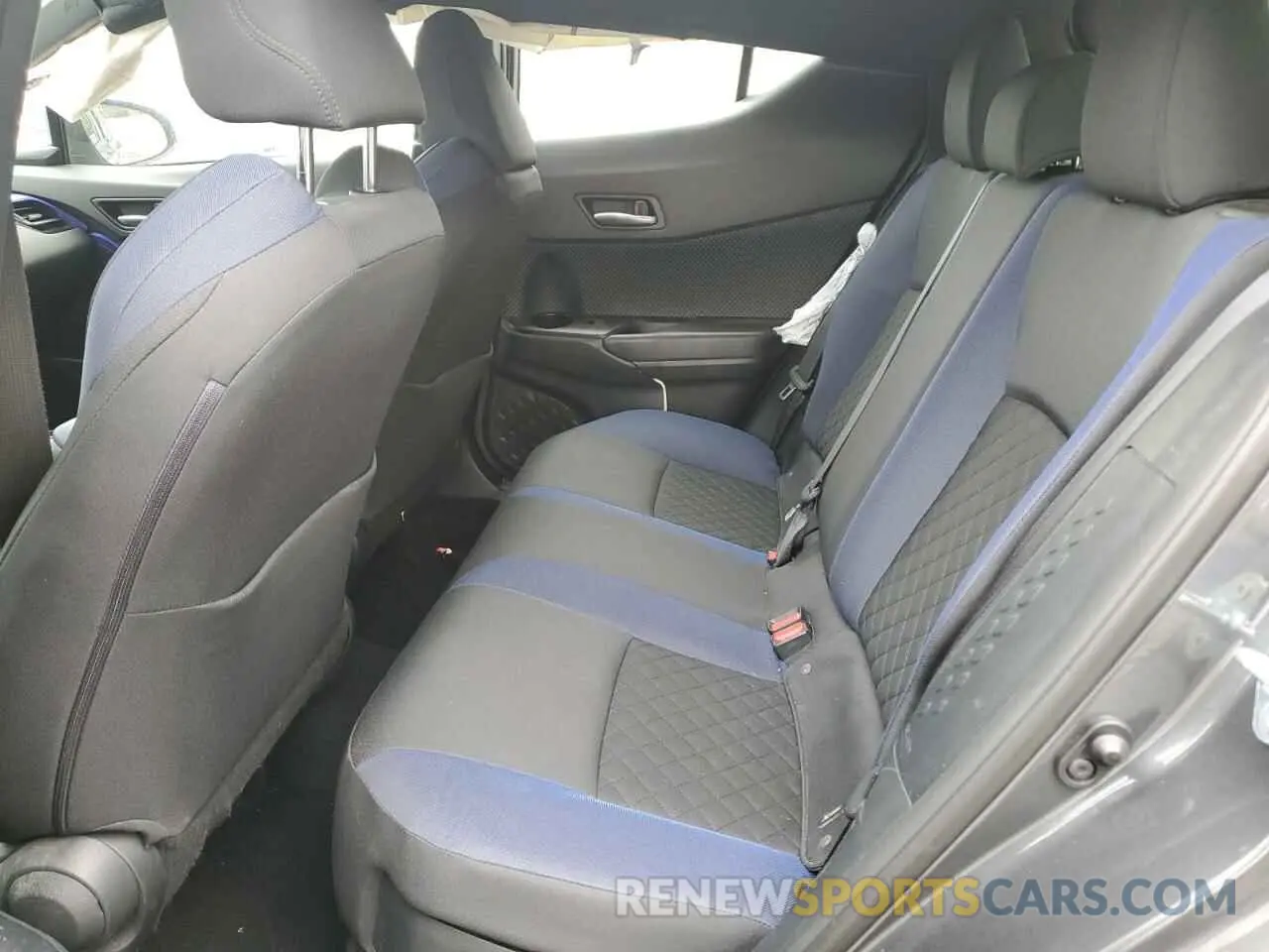 11 fotografías del automóvil dañado NMTKHMBX4MR138354 TOYOTA C-HR 2021