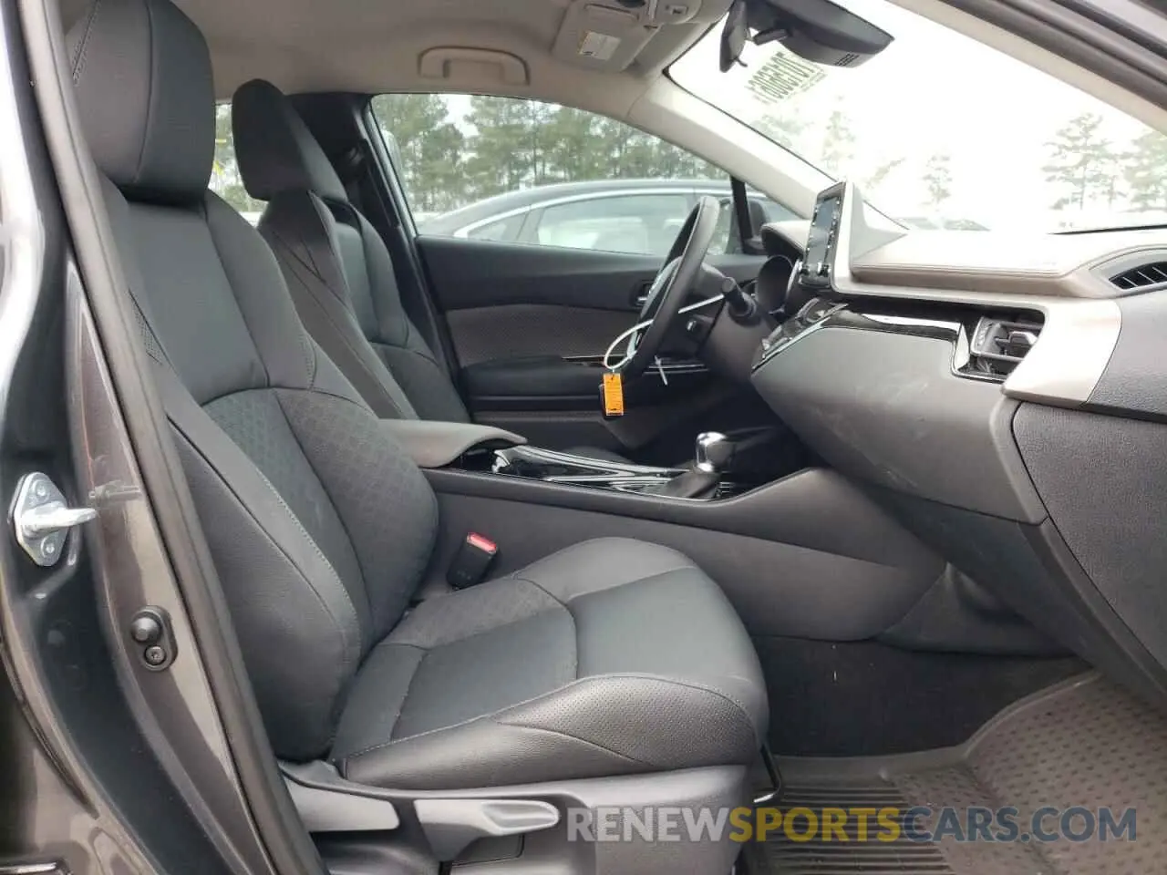 5 fotografías del automóvil dañado NMTKHMBX5MR133924 TOYOTA C-HR 2021