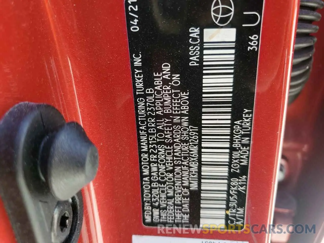 12 fotografías del automóvil dañado NMTKHMBX6MR126917 TOYOTA C-HR 2021