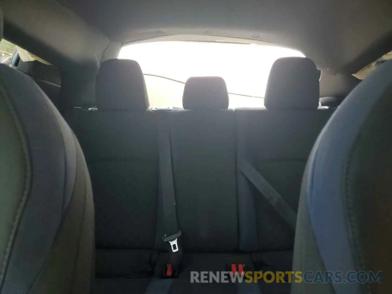 10 fotografías del automóvil dañado NMTKHMBX6MR131924 TOYOTA C-HR 2021