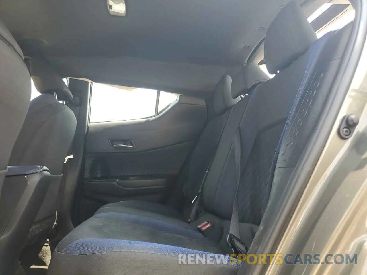 11 fotografías del automóvil dañado NMTKHMBX6MR131924 TOYOTA C-HR 2021